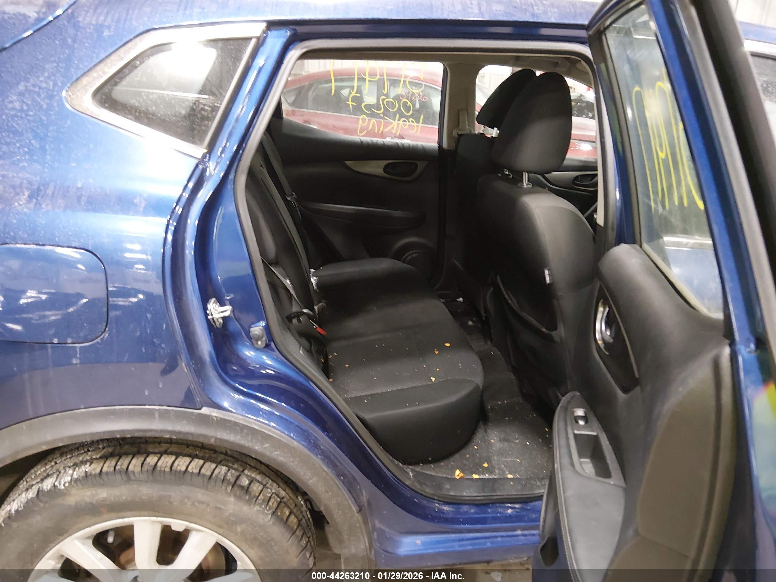 NISSAN ROGUE image 8