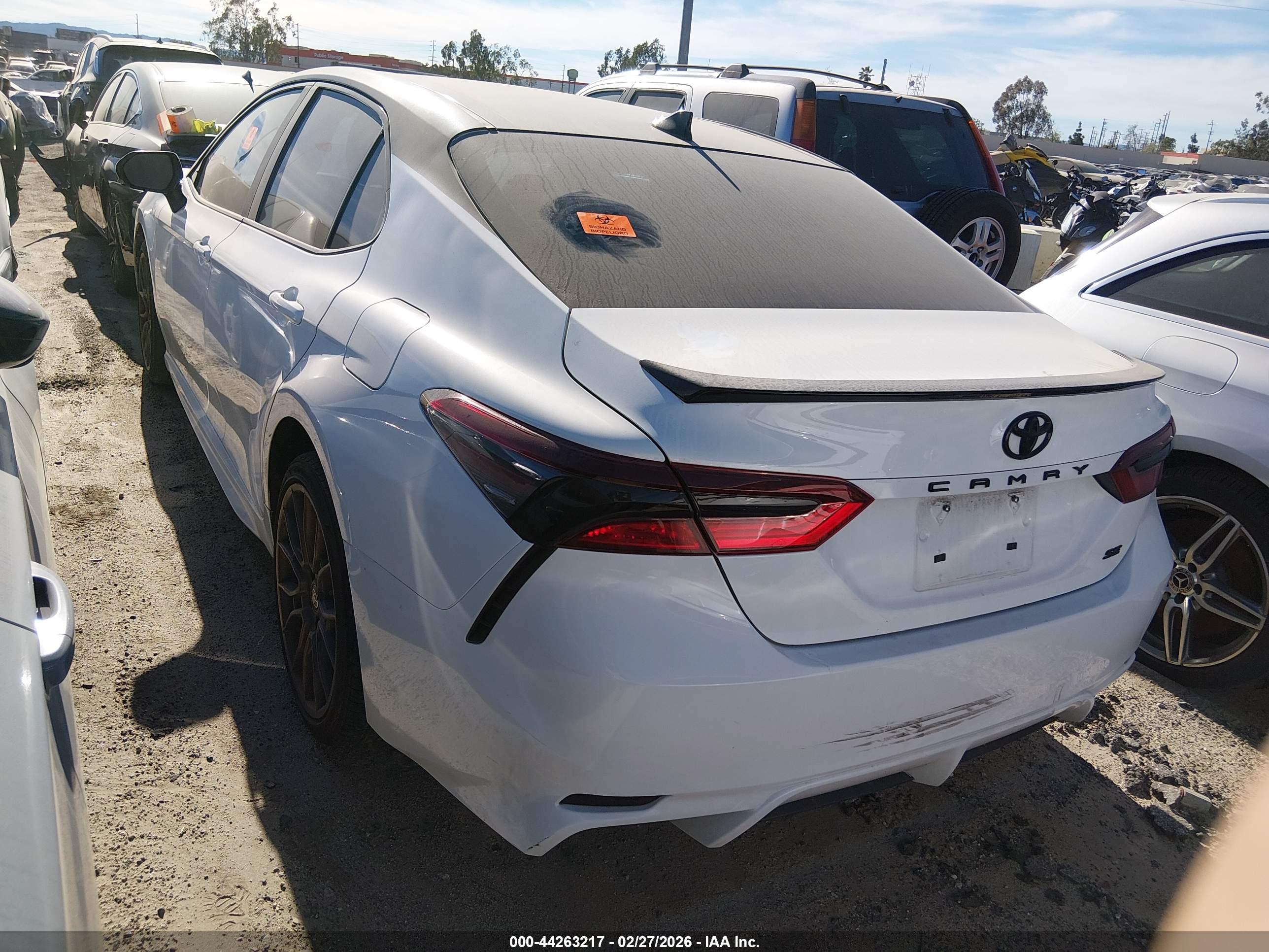 TOYOTA CAMRY image 3