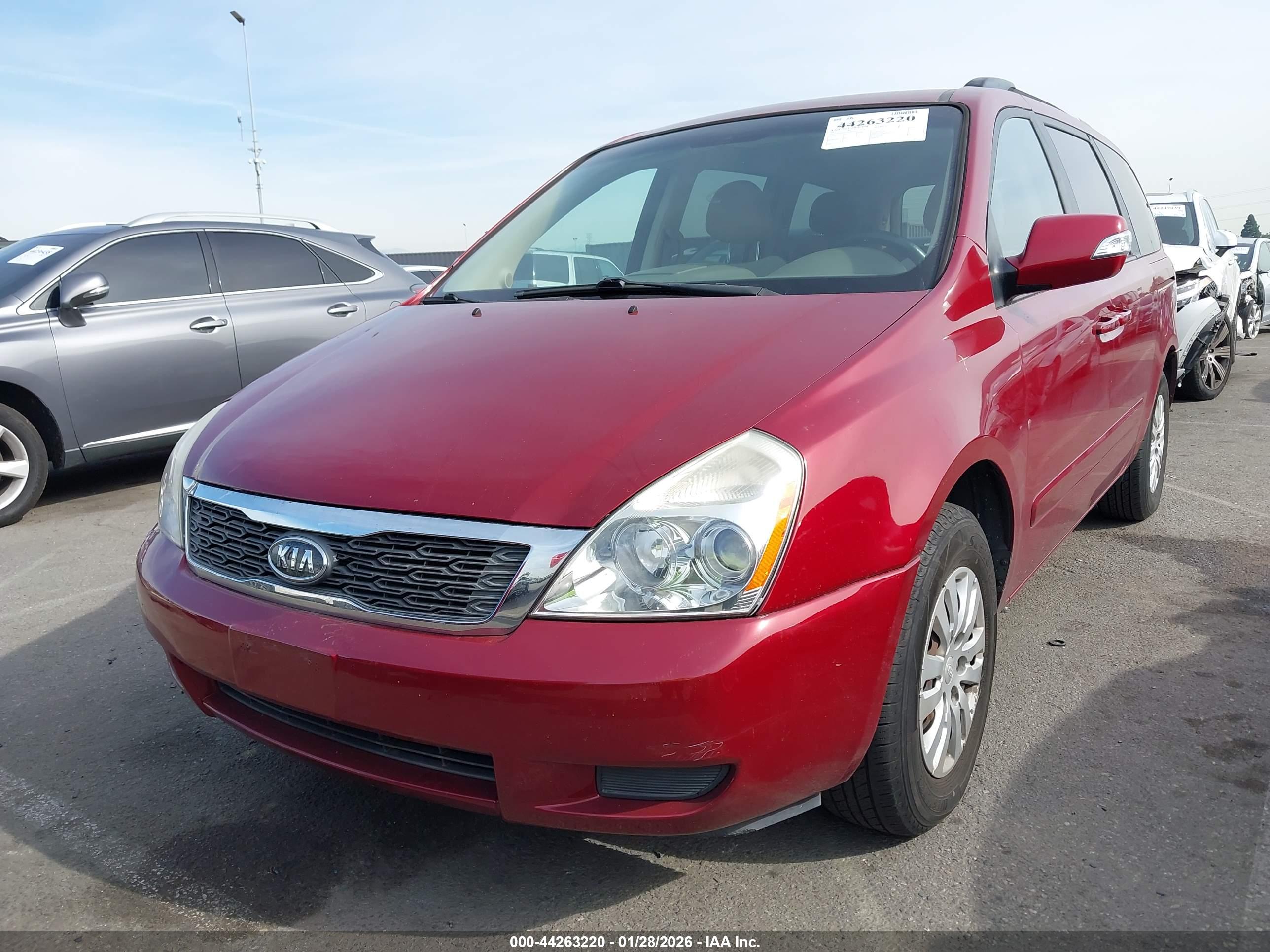 KIA SEDONA image 2