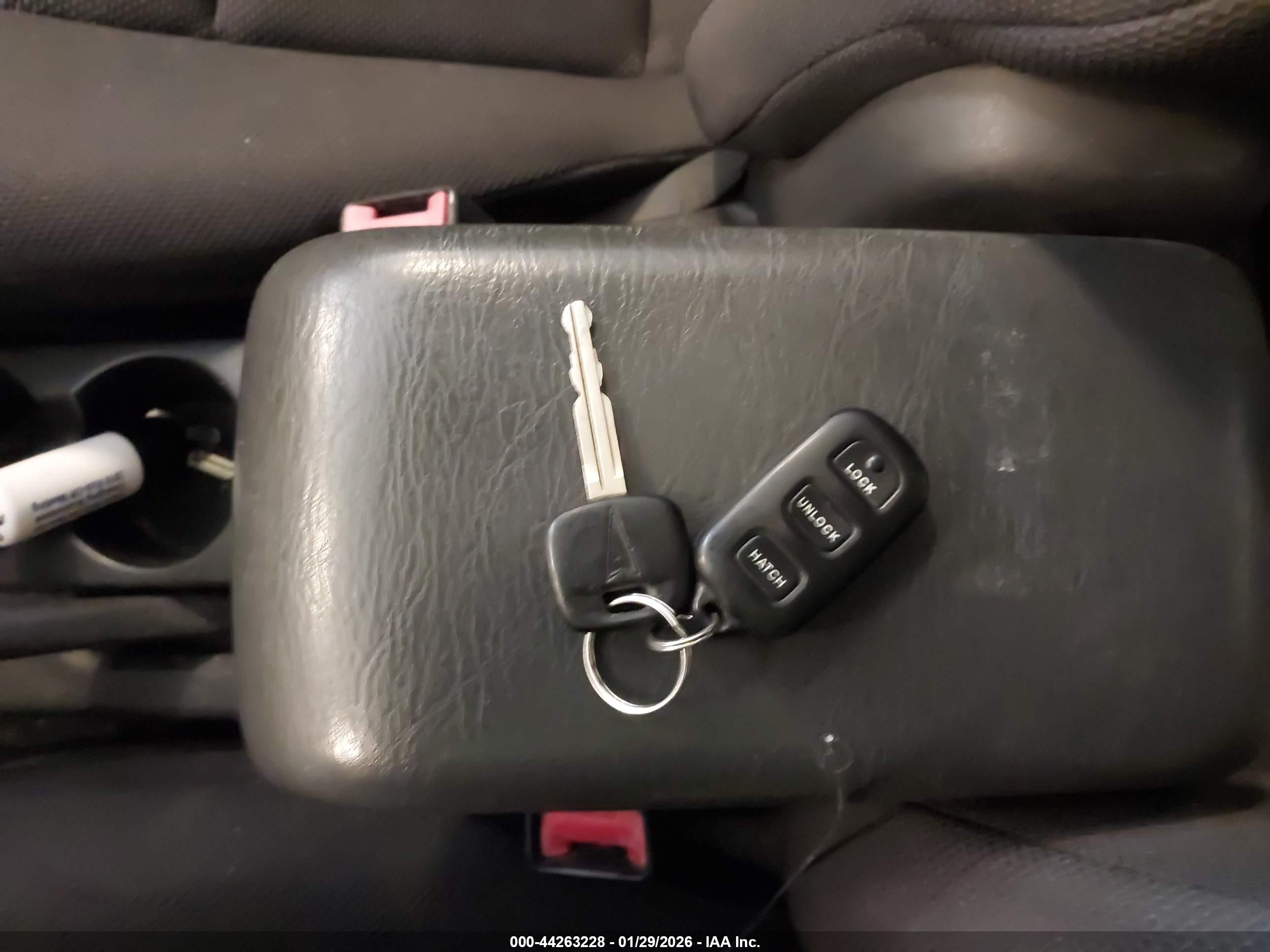 PONTIAC VIBE image 11