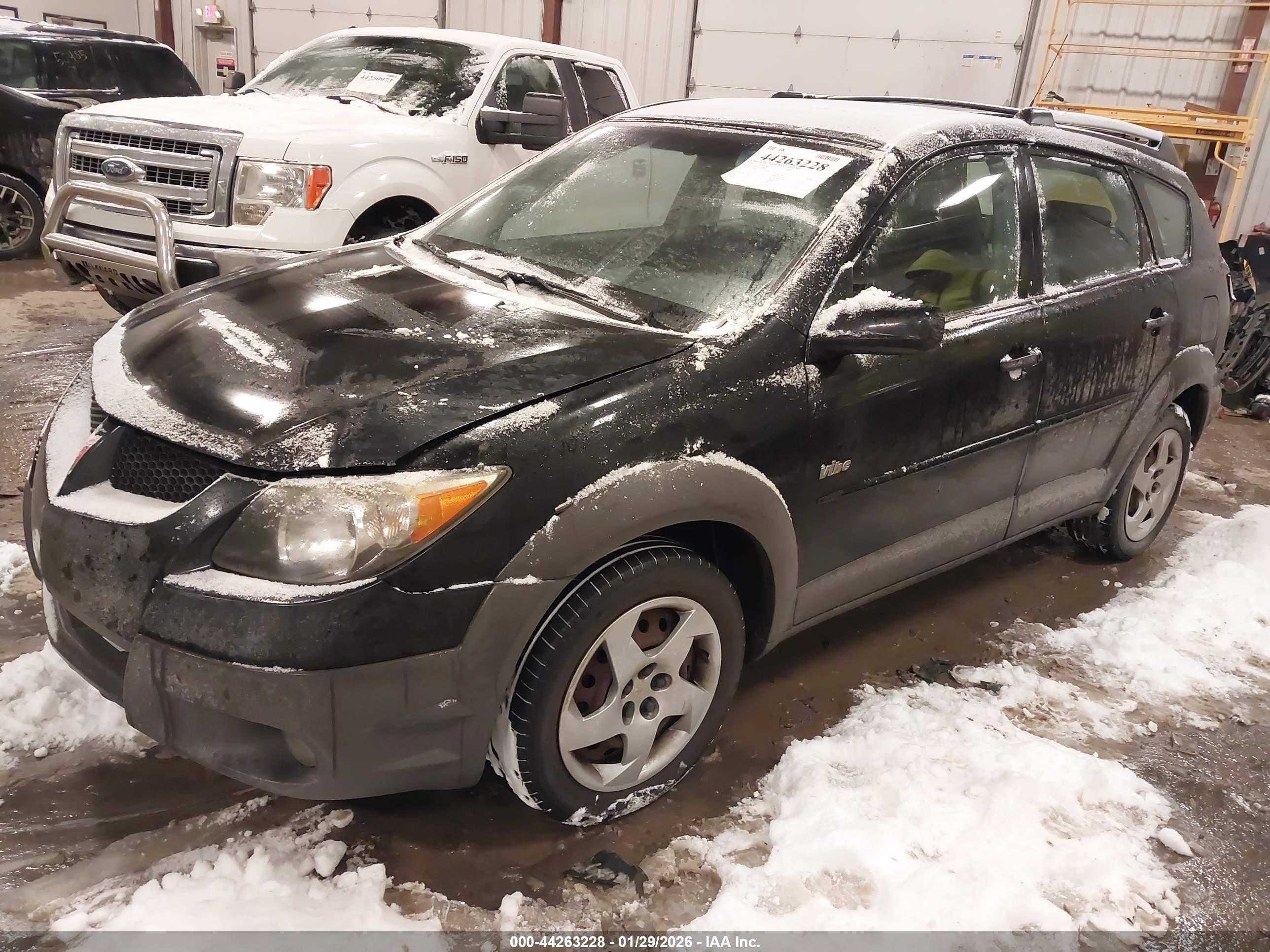 PONTIAC VIBE image 2