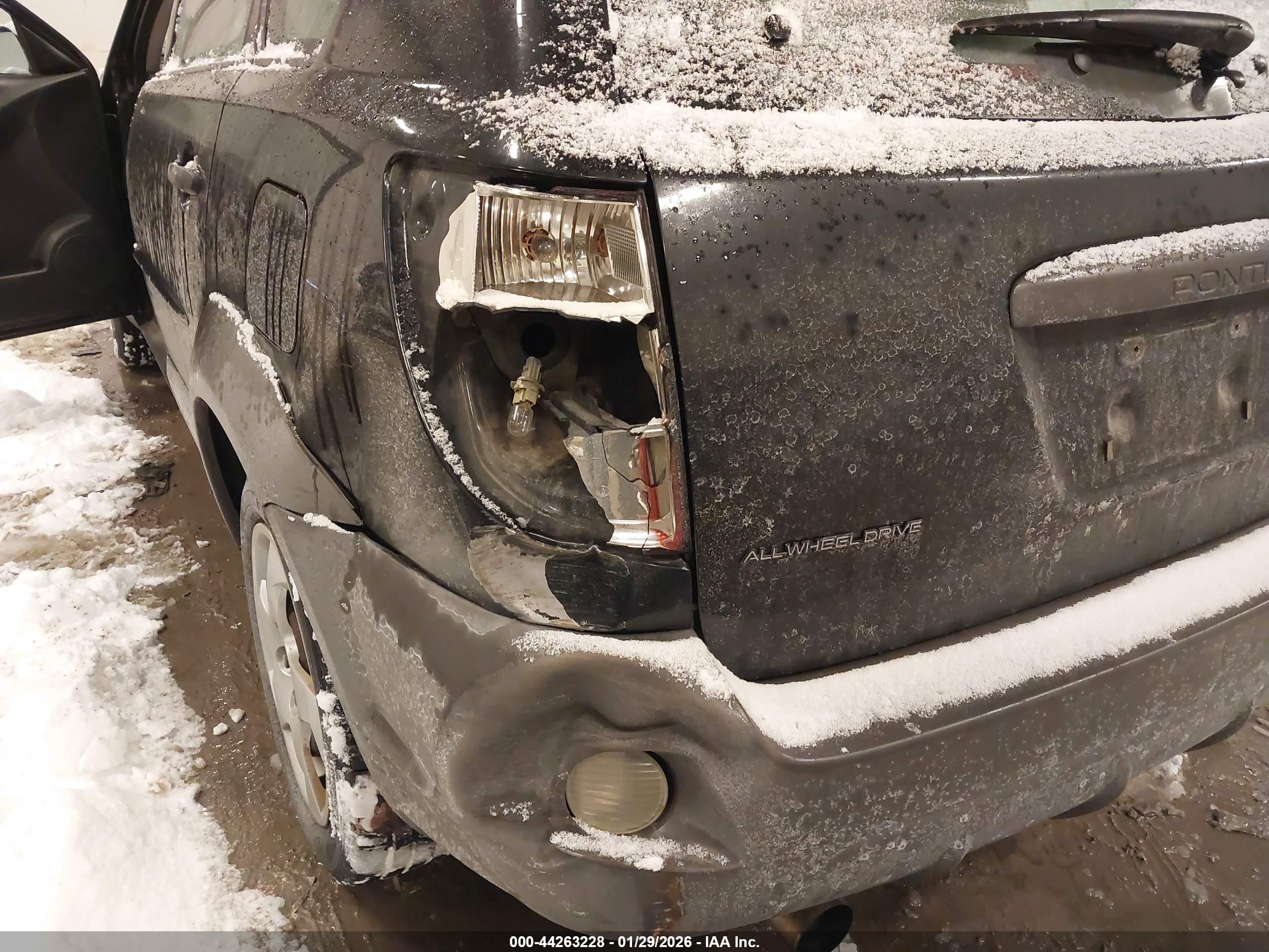 PONTIAC VIBE image 6