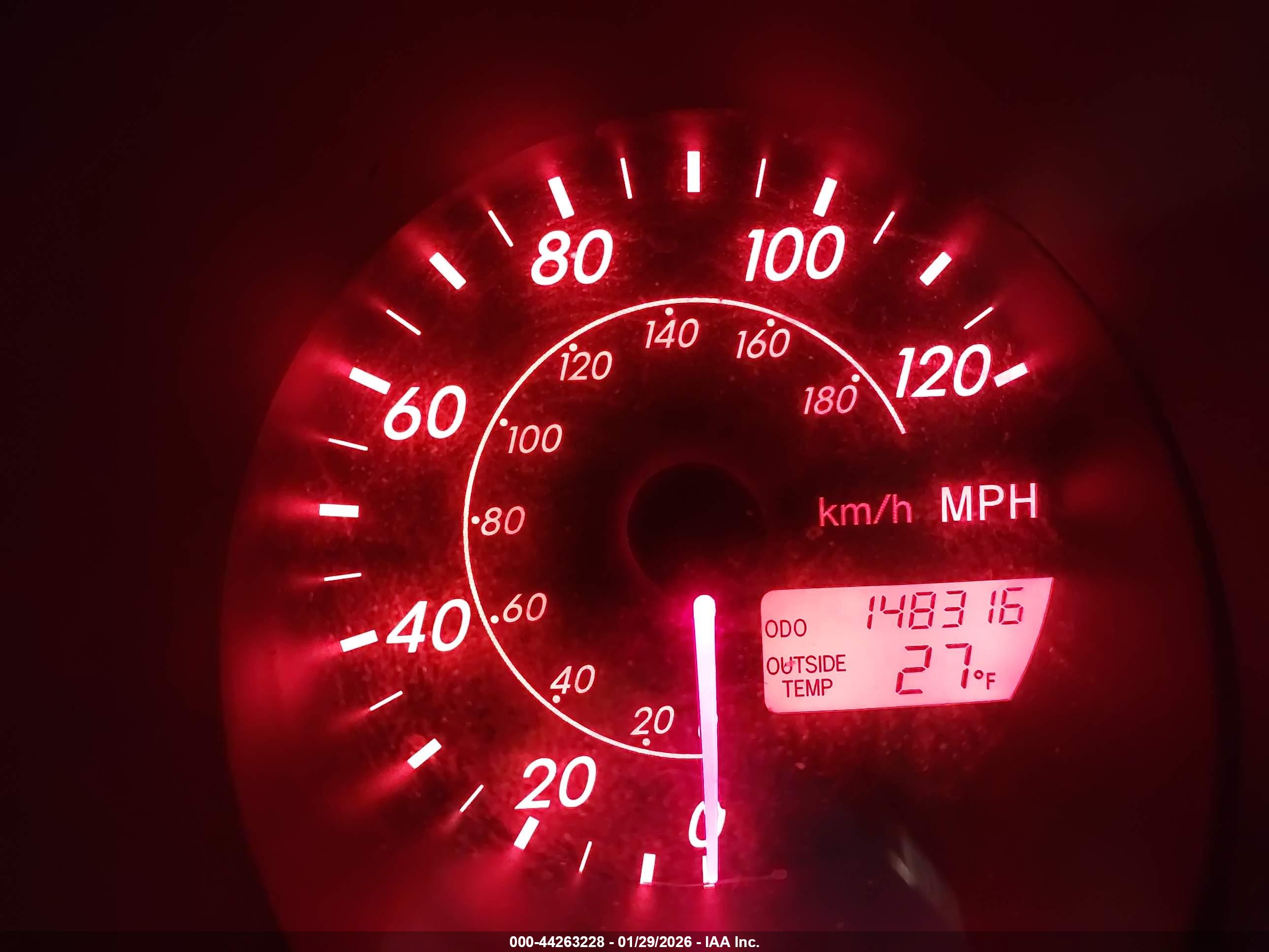 PONTIAC VIBE image 7