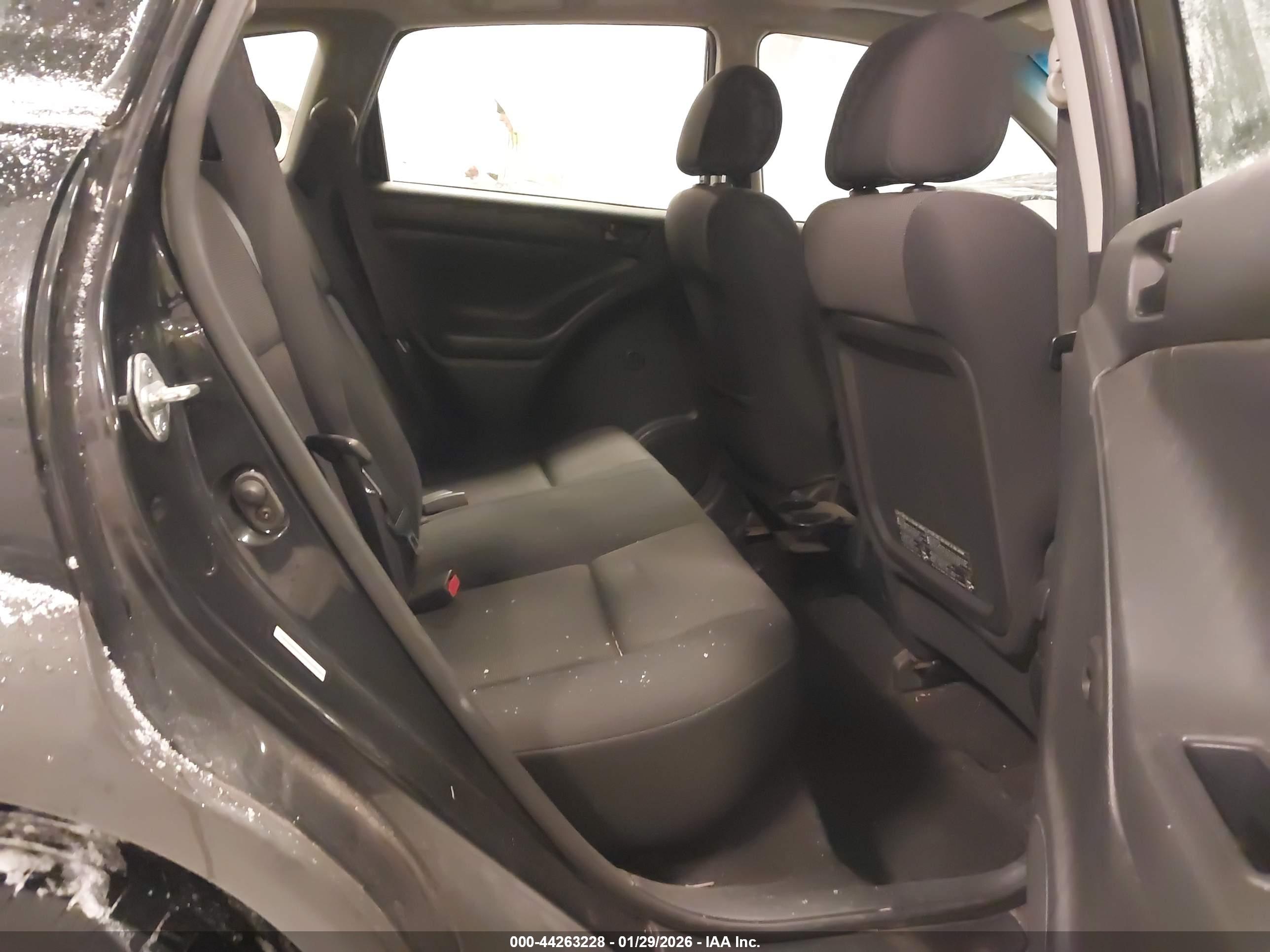 PONTIAC VIBE image 8