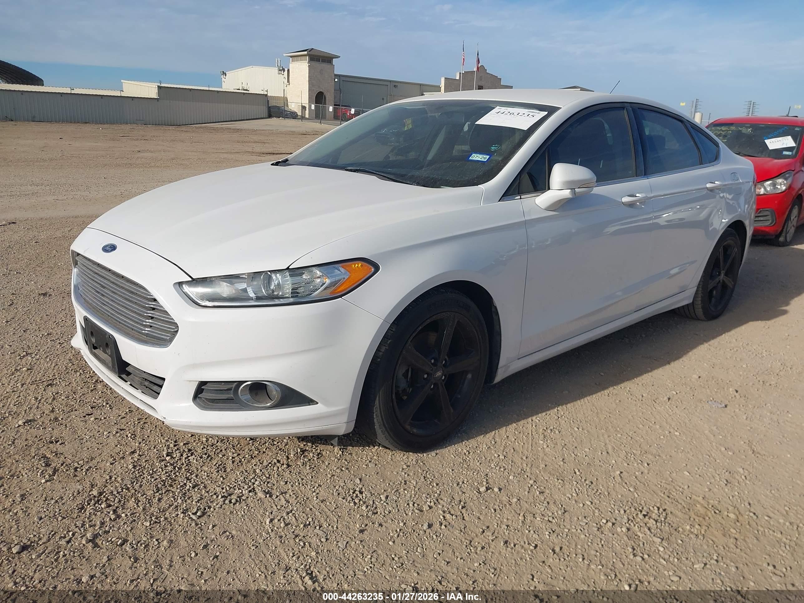 FORD FUSION image 2