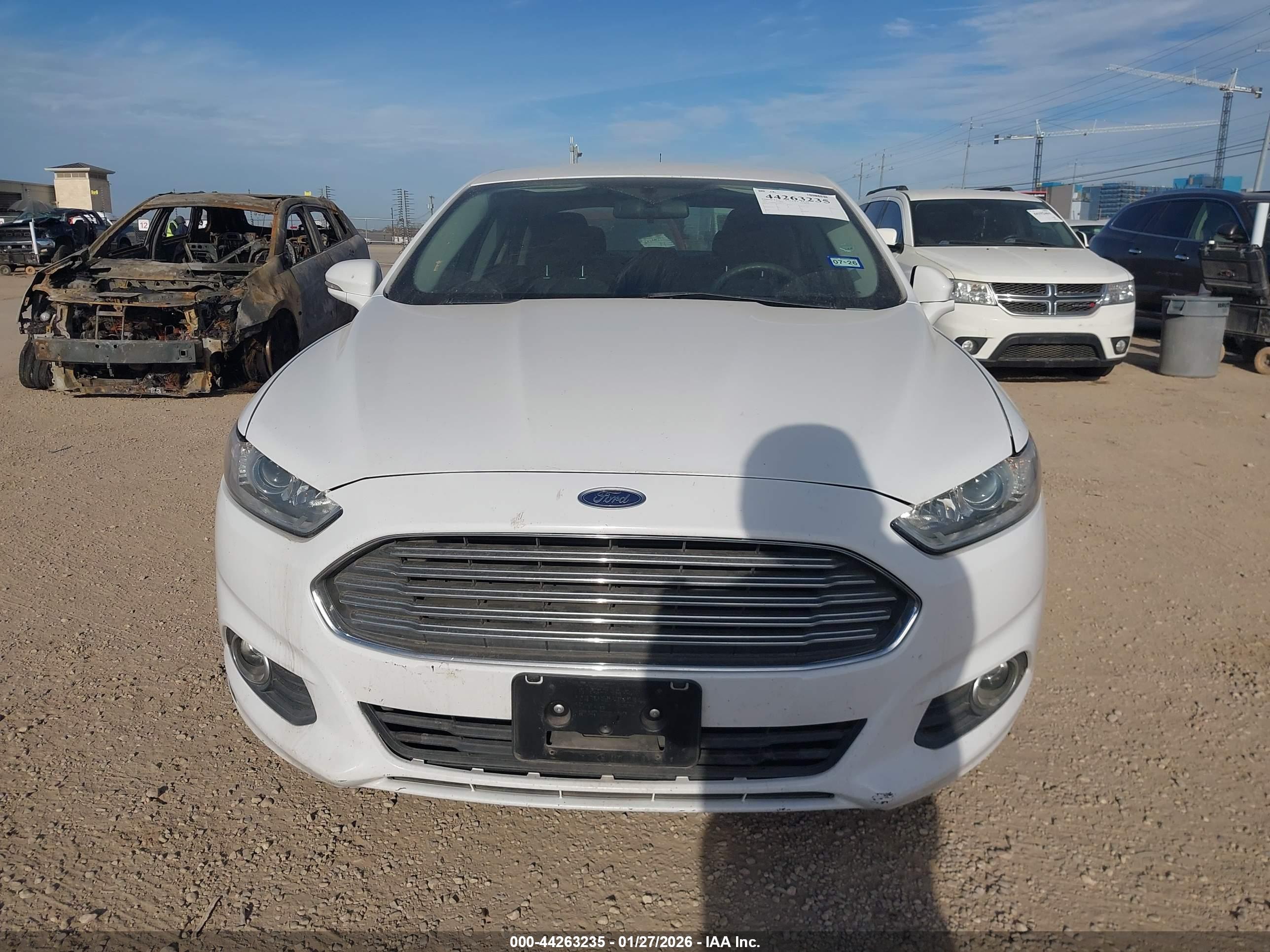 FORD FUSION image 6