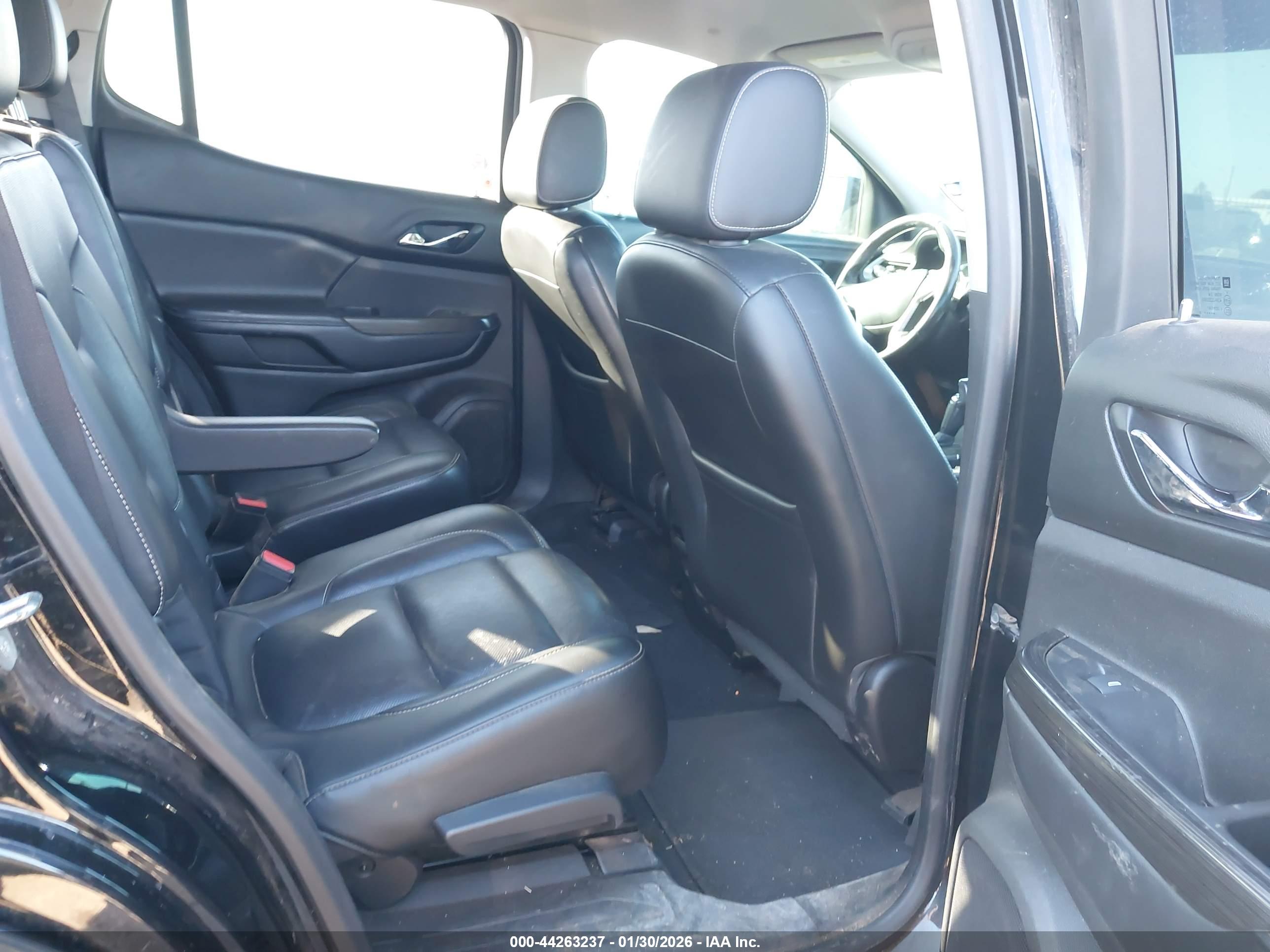 GMC ACADIA image 8