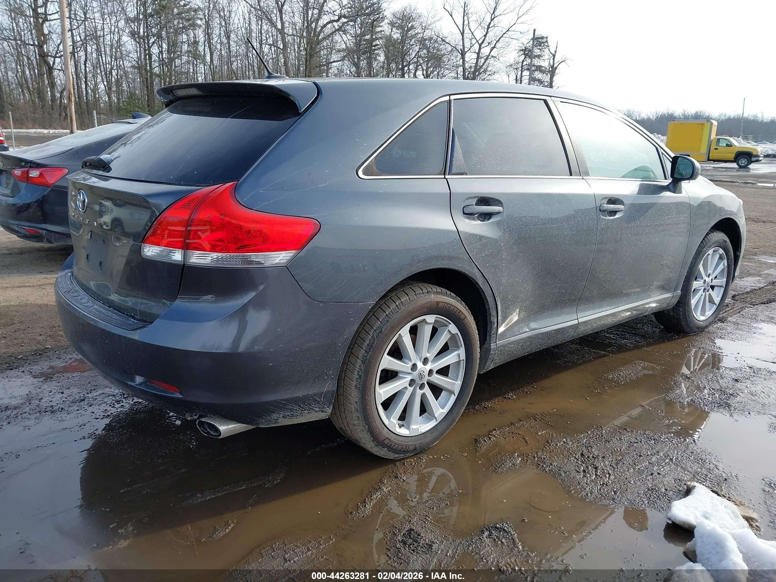TOYOTA VENZA image 4