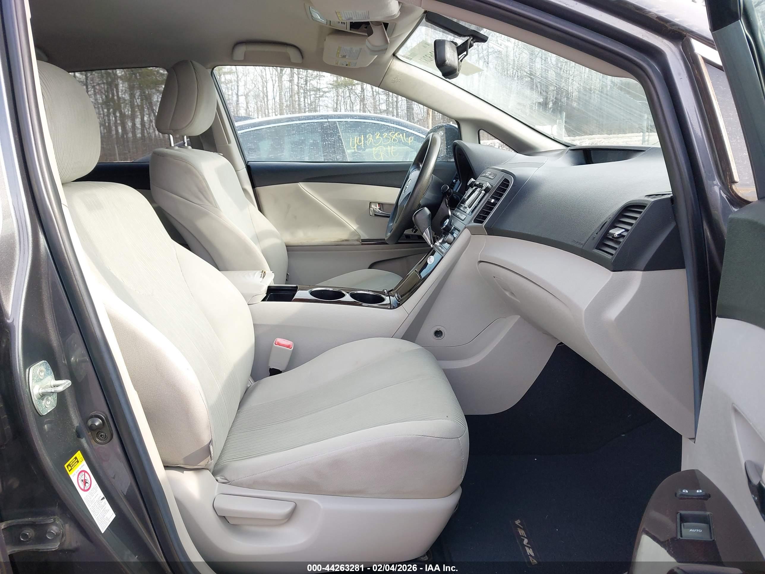 TOYOTA VENZA image 5