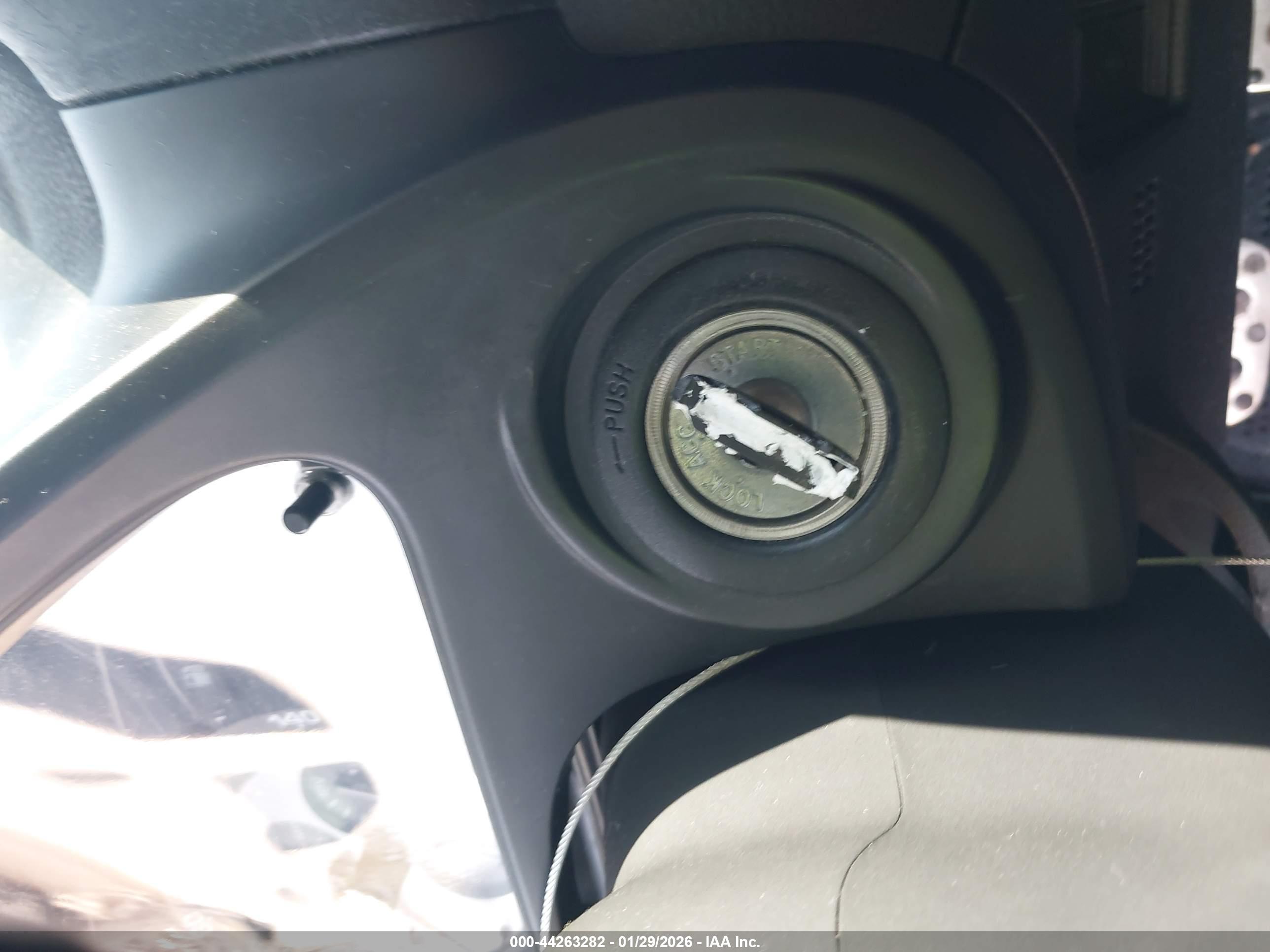 LEXUS IS image 11