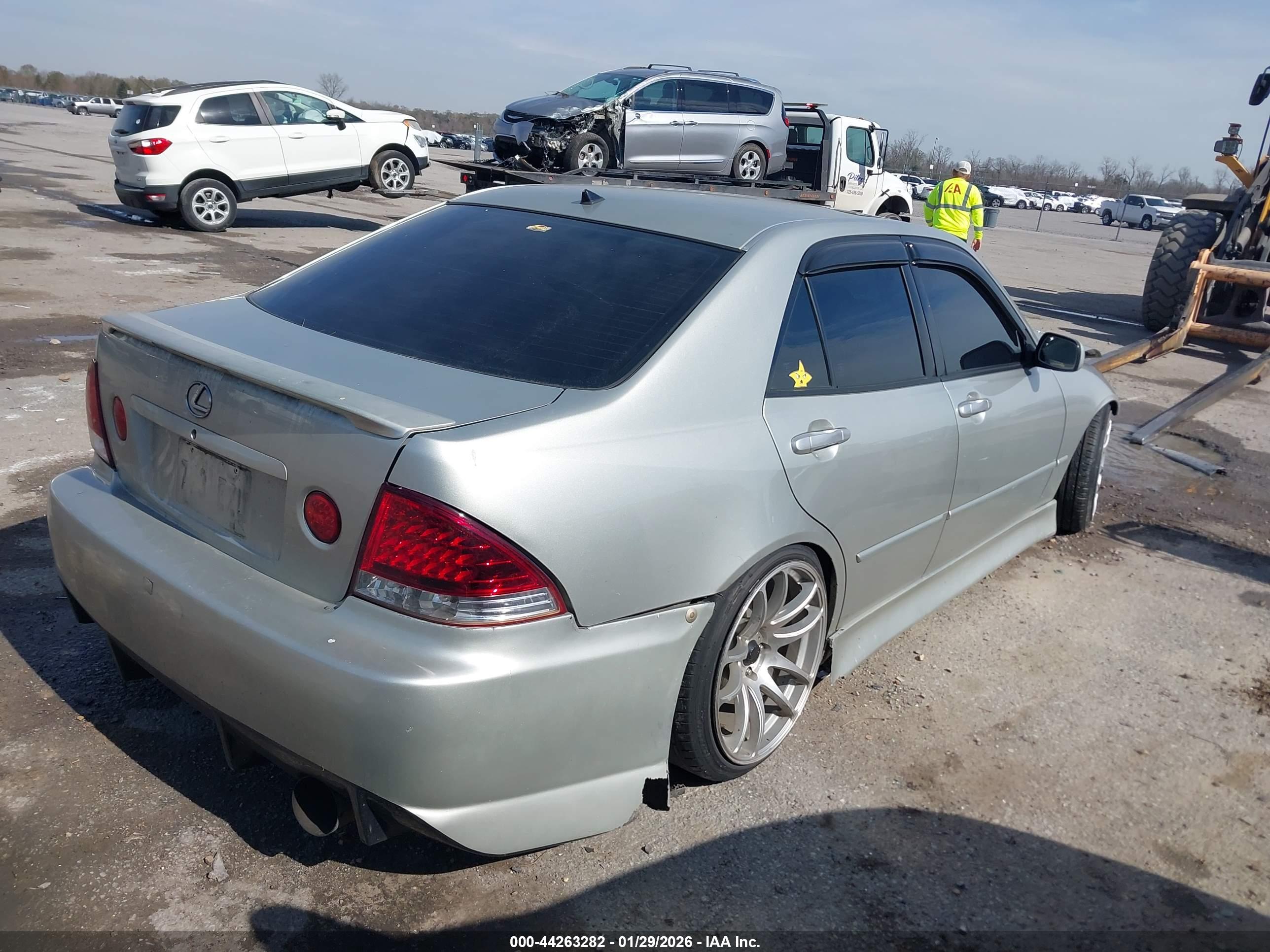 LEXUS IS image 4