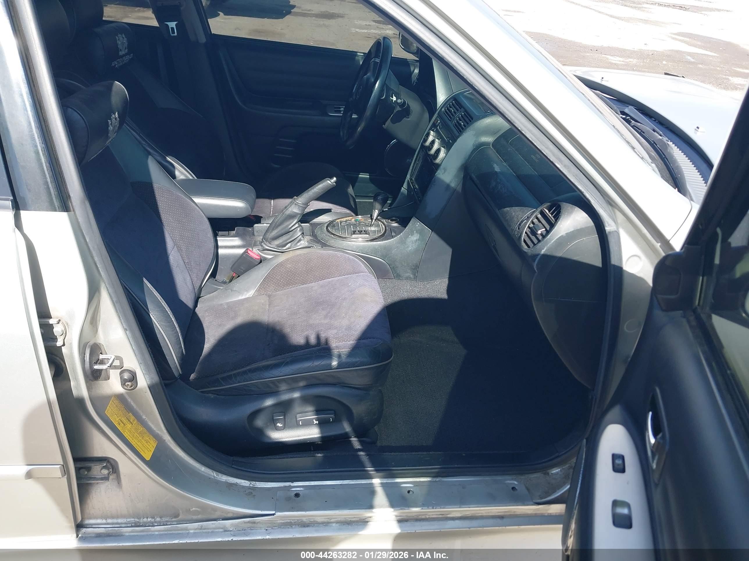 LEXUS IS image 5