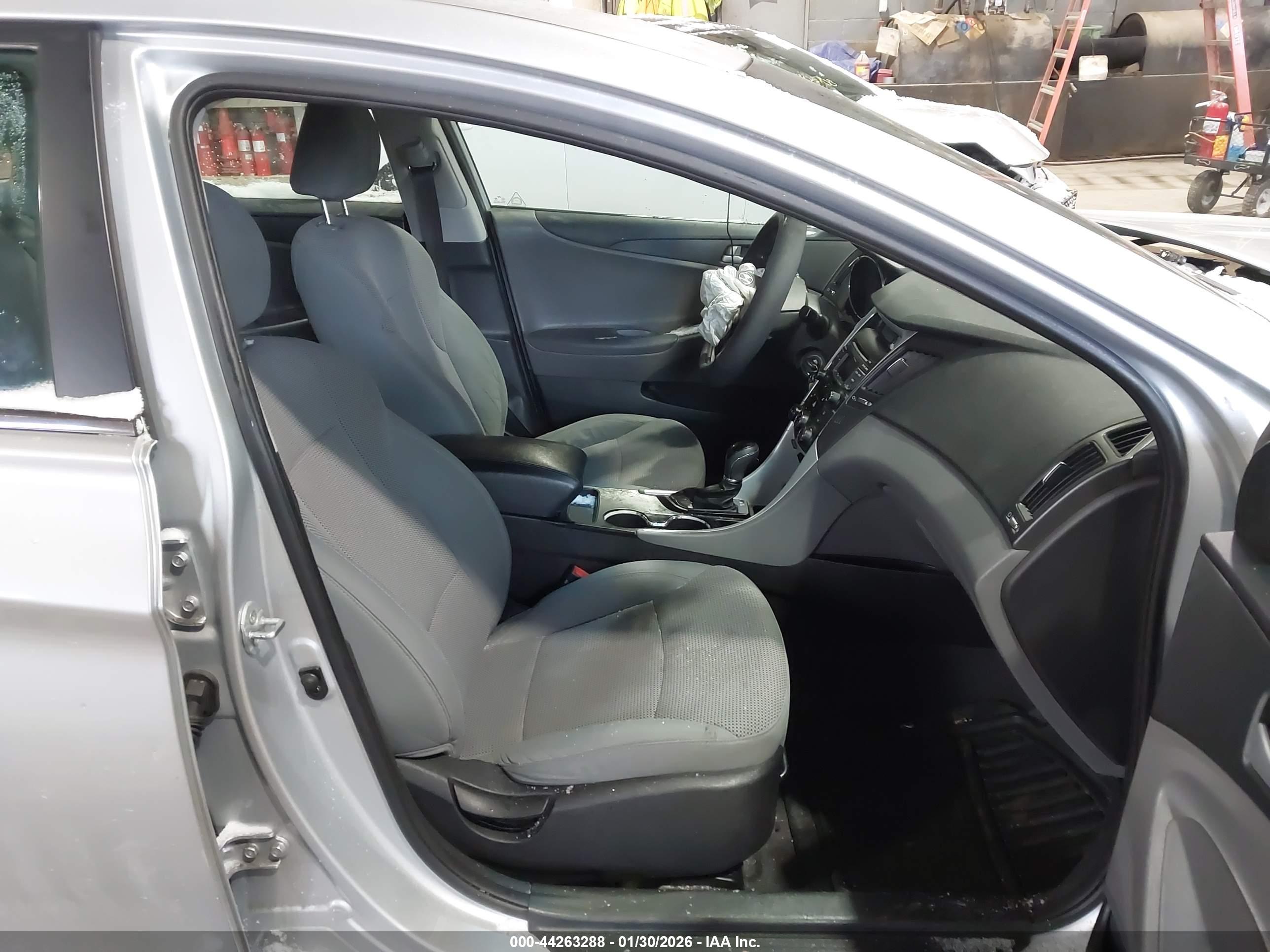 HYUNDAI SONATA image 5