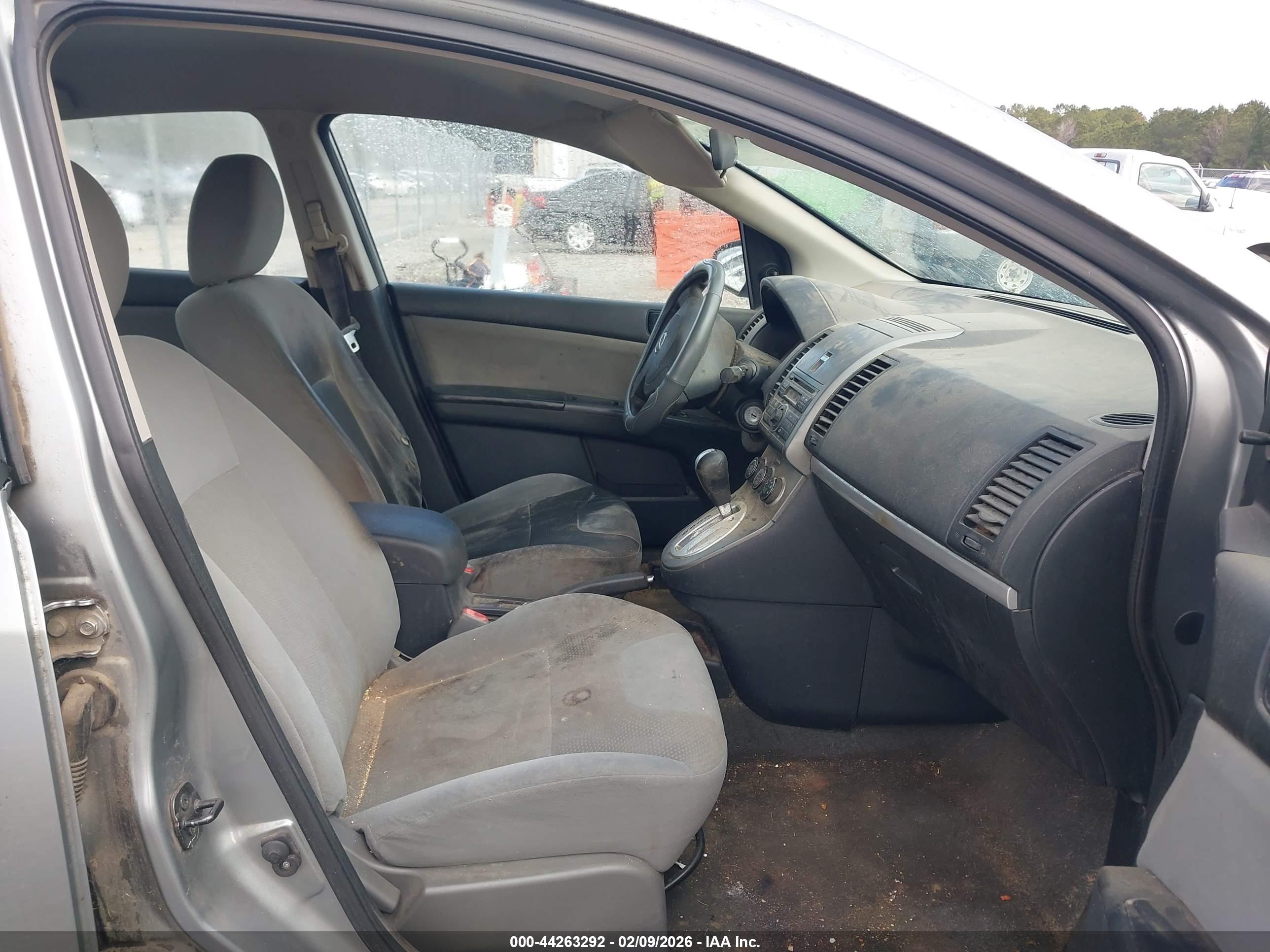 NISSAN SENTRA image 5
