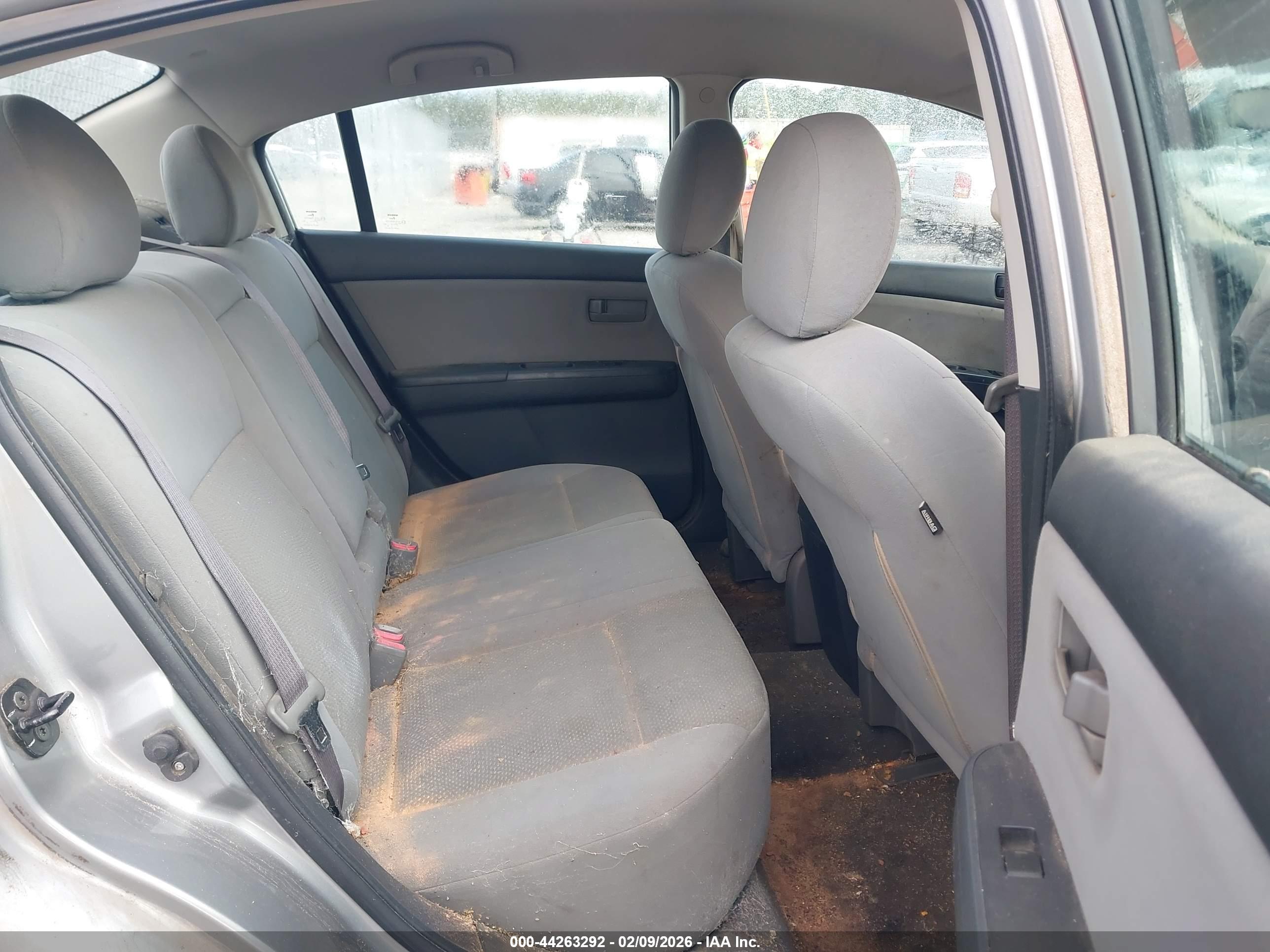 NISSAN SENTRA image 8
