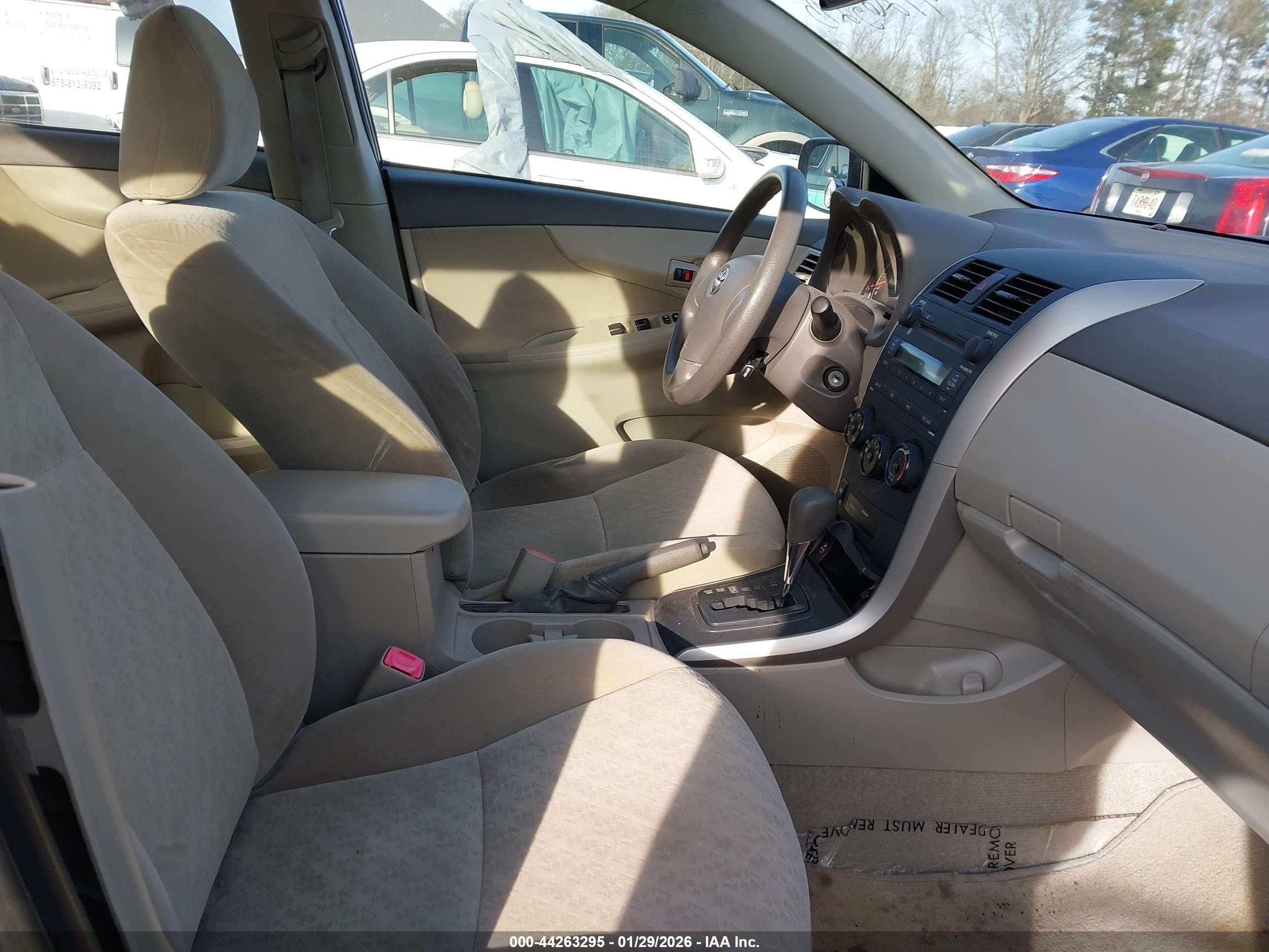 TOYOTA COROLLA image 5