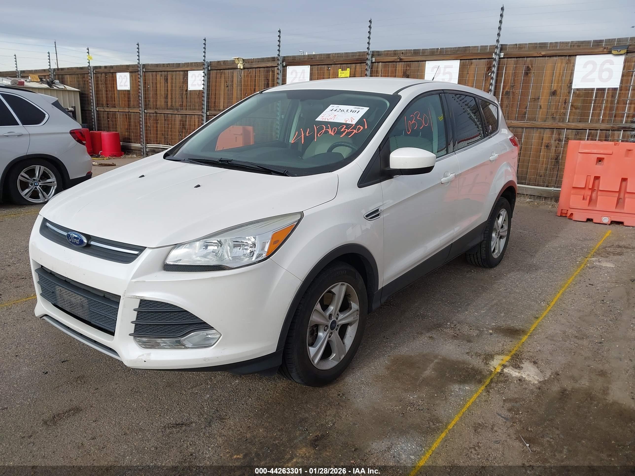 FORD ESCAPE image 2