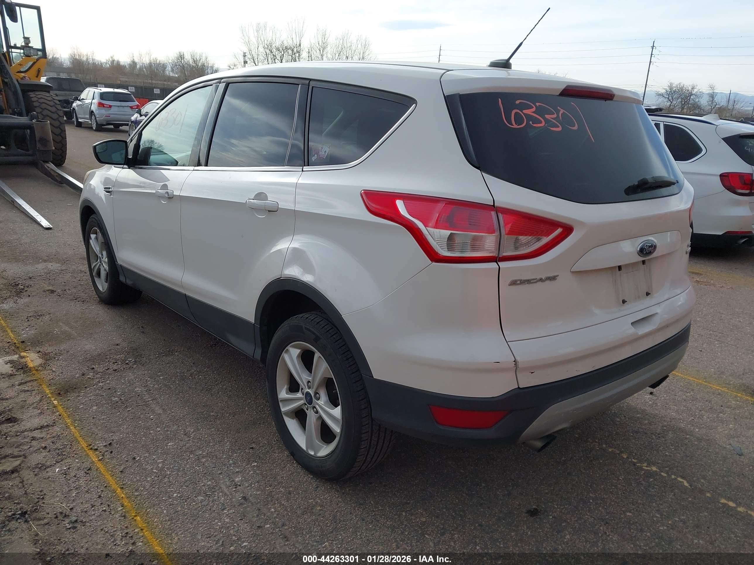 FORD ESCAPE image 3