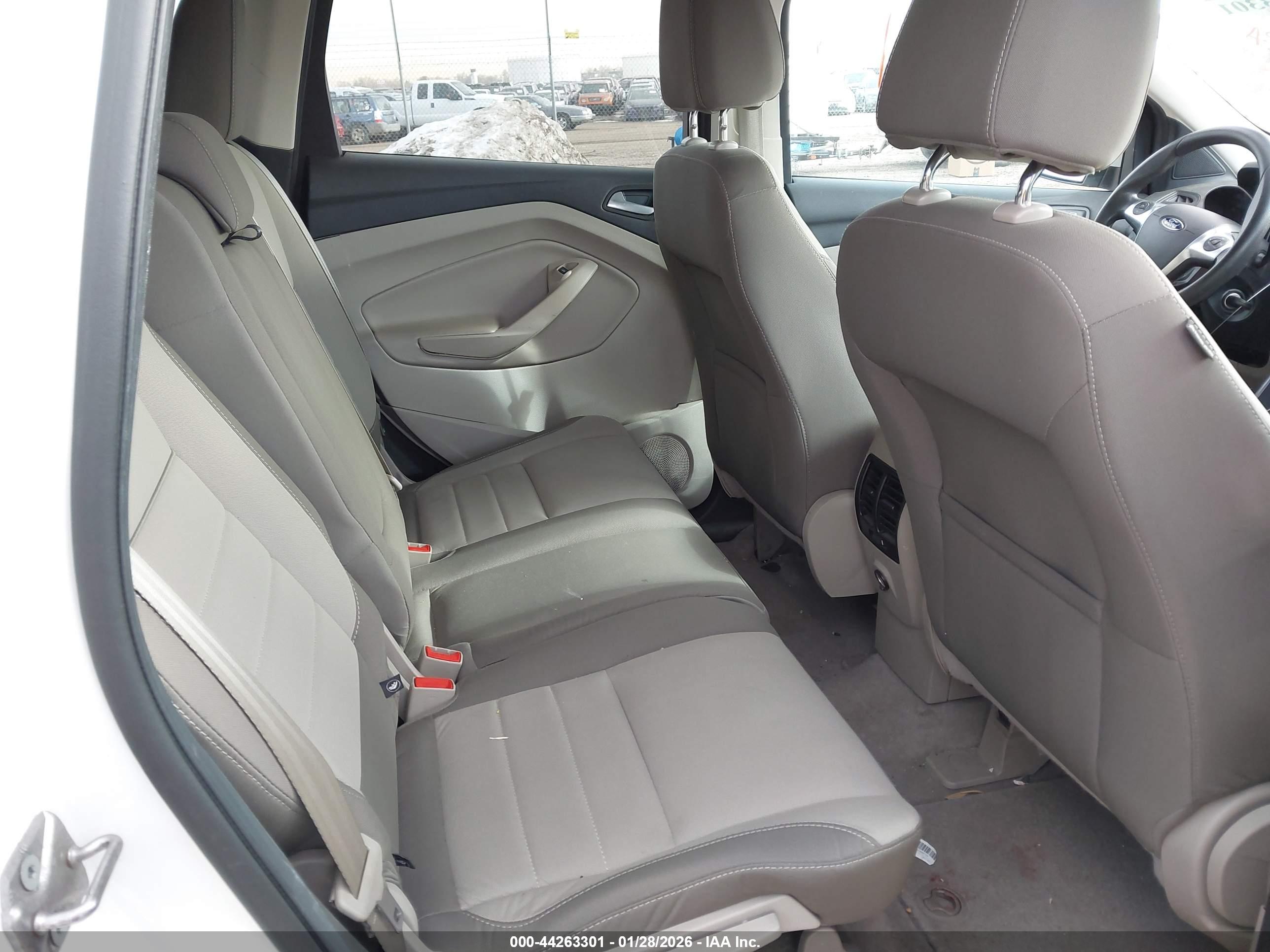 FORD ESCAPE image 8