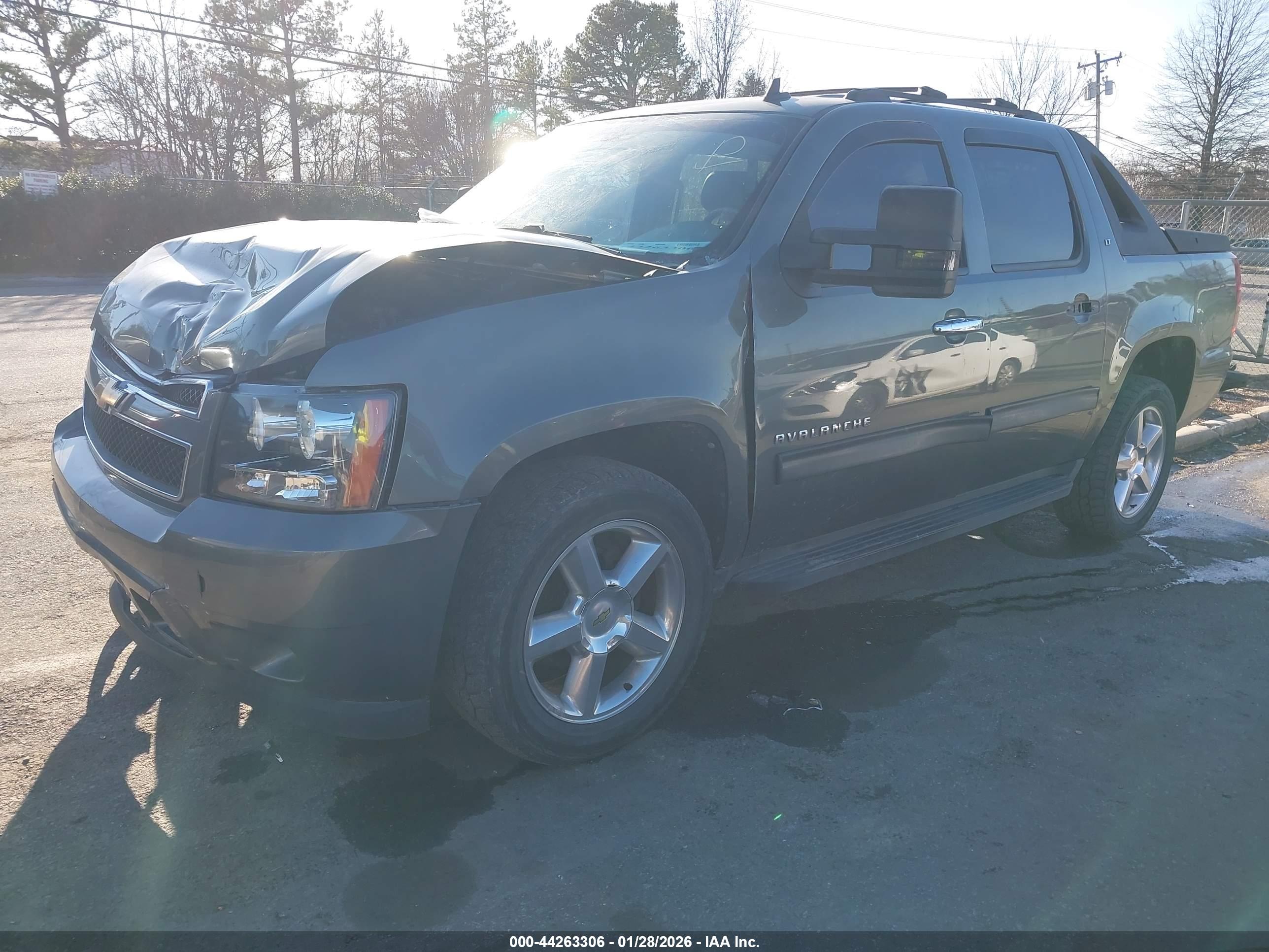 CHEVROLET AVALANCHE image 2