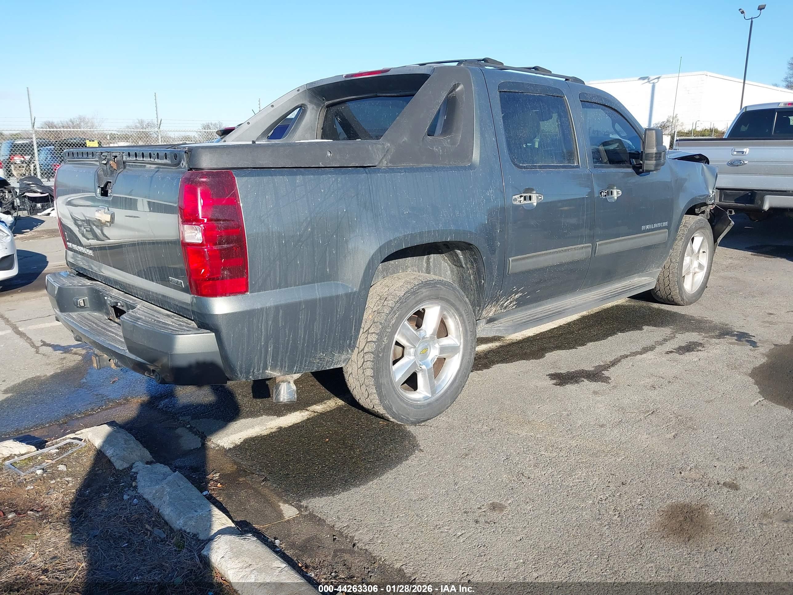 CHEVROLET AVALANCHE image 4