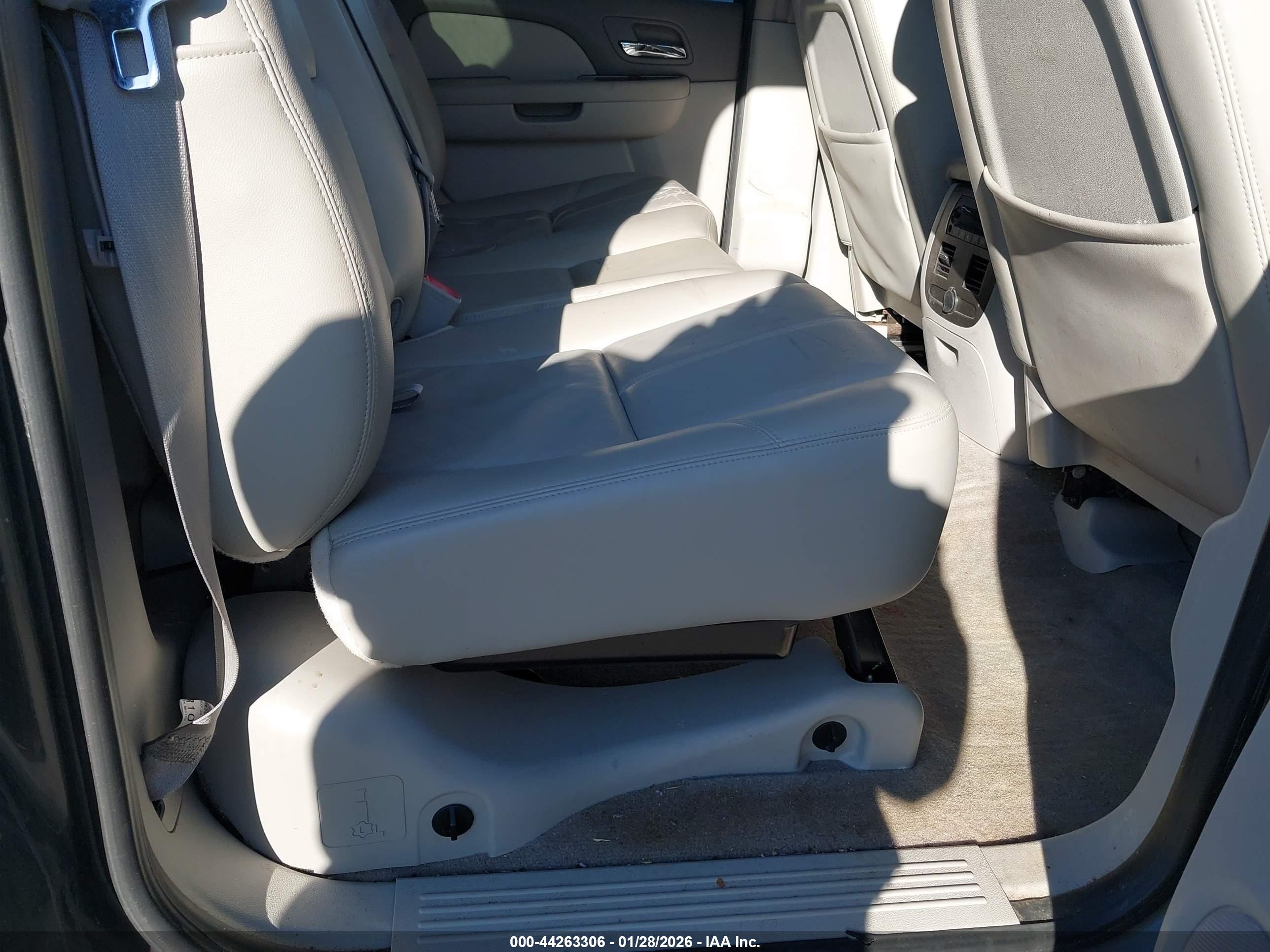 CHEVROLET AVALANCHE image 8