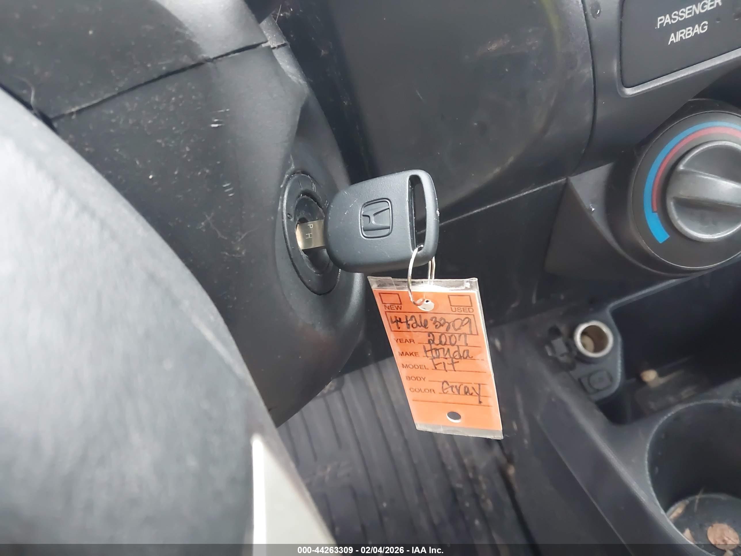 HONDA FIT image 11