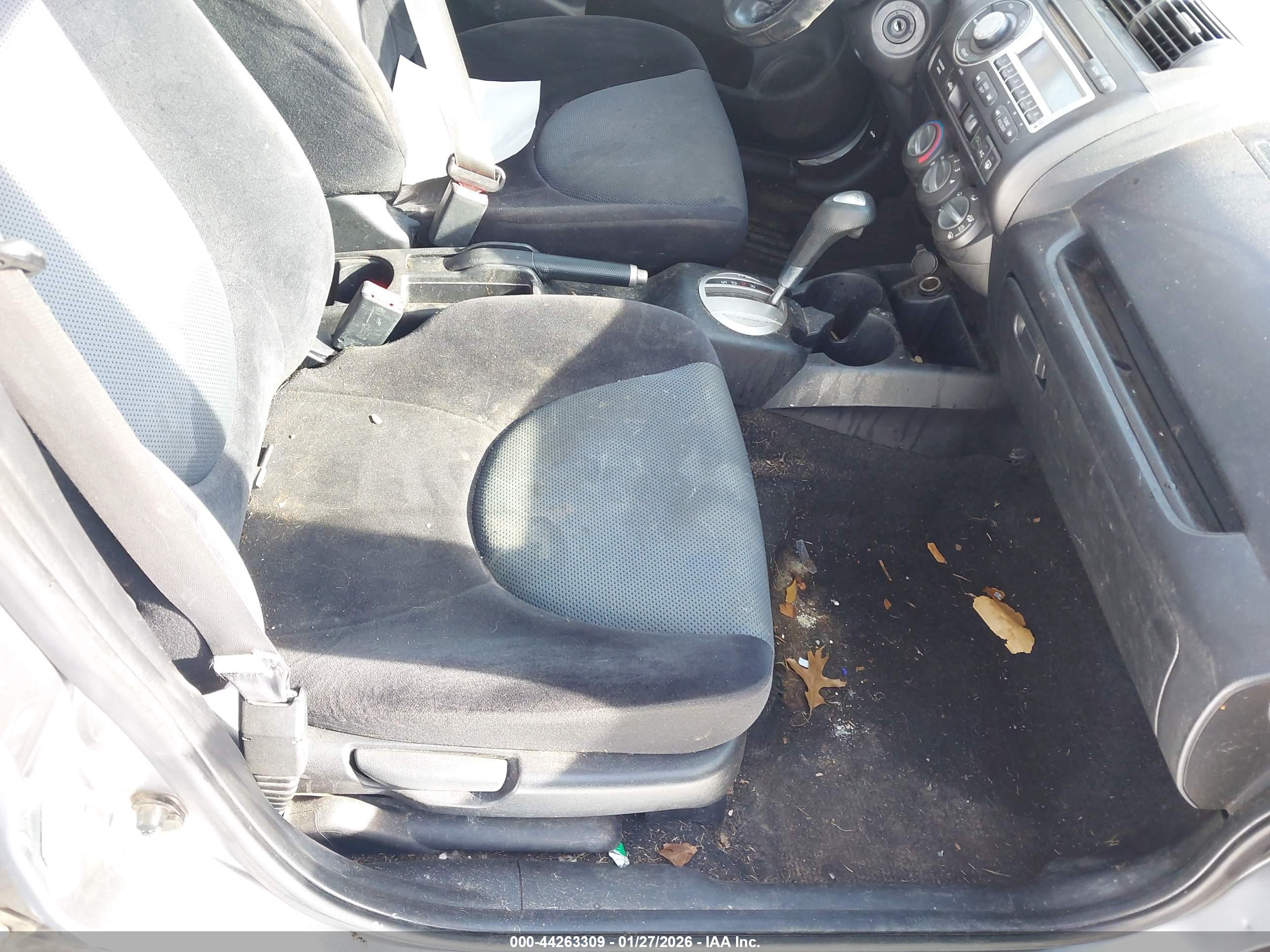 HONDA FIT image 5