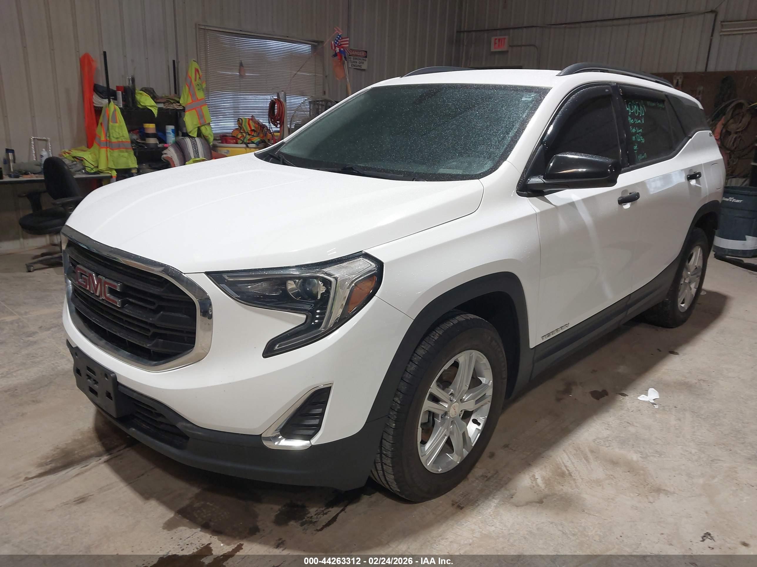 GMC TERRAIN image 2