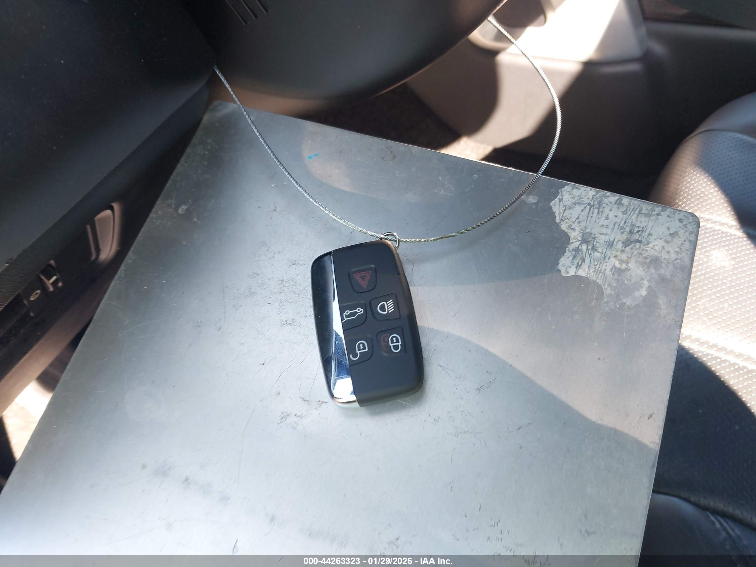 LAND ROVER image 11