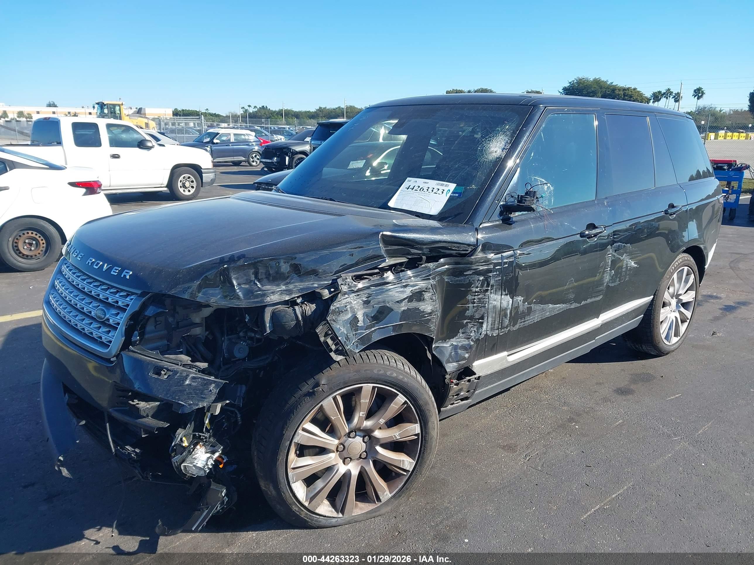 LAND ROVER image 6