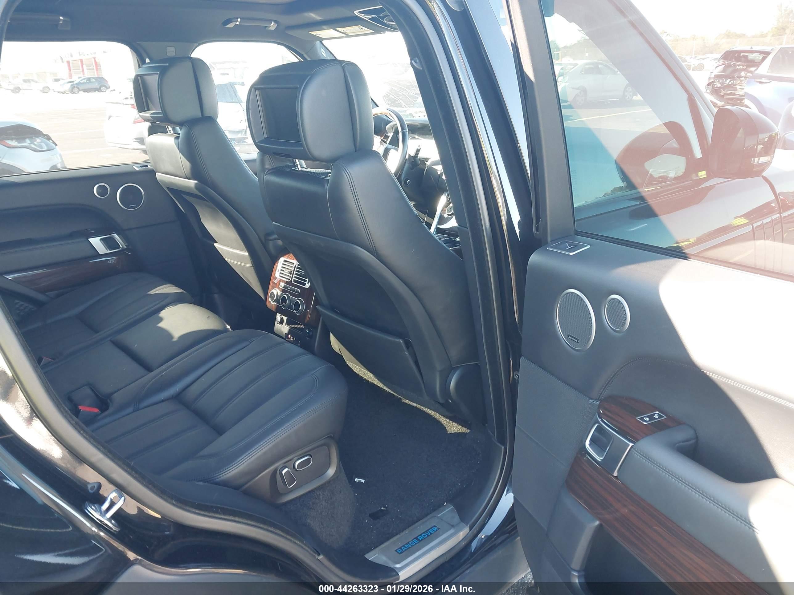 LAND ROVER image 8