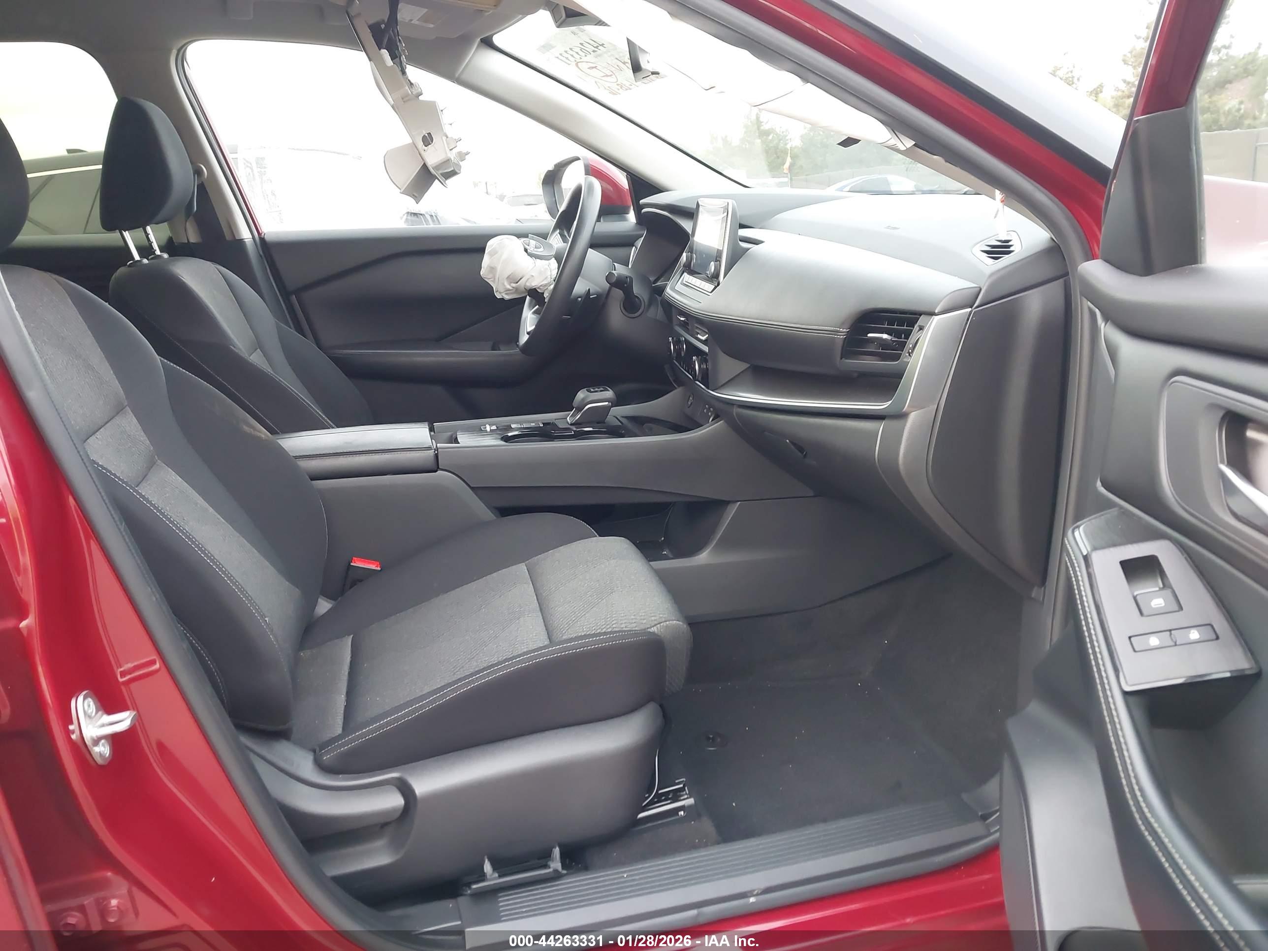 NISSAN ROGUE image 5