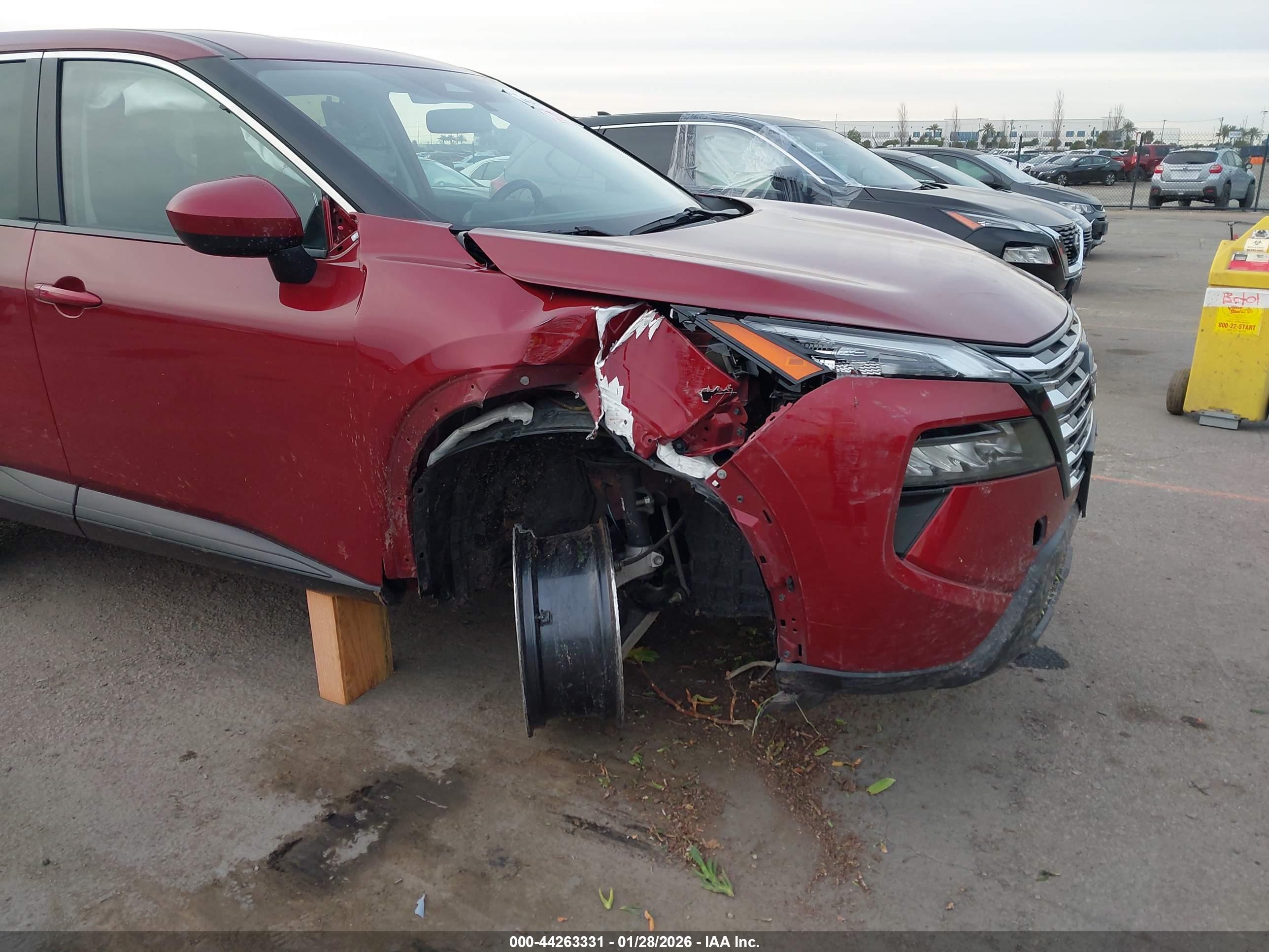 NISSAN ROGUE image 6
