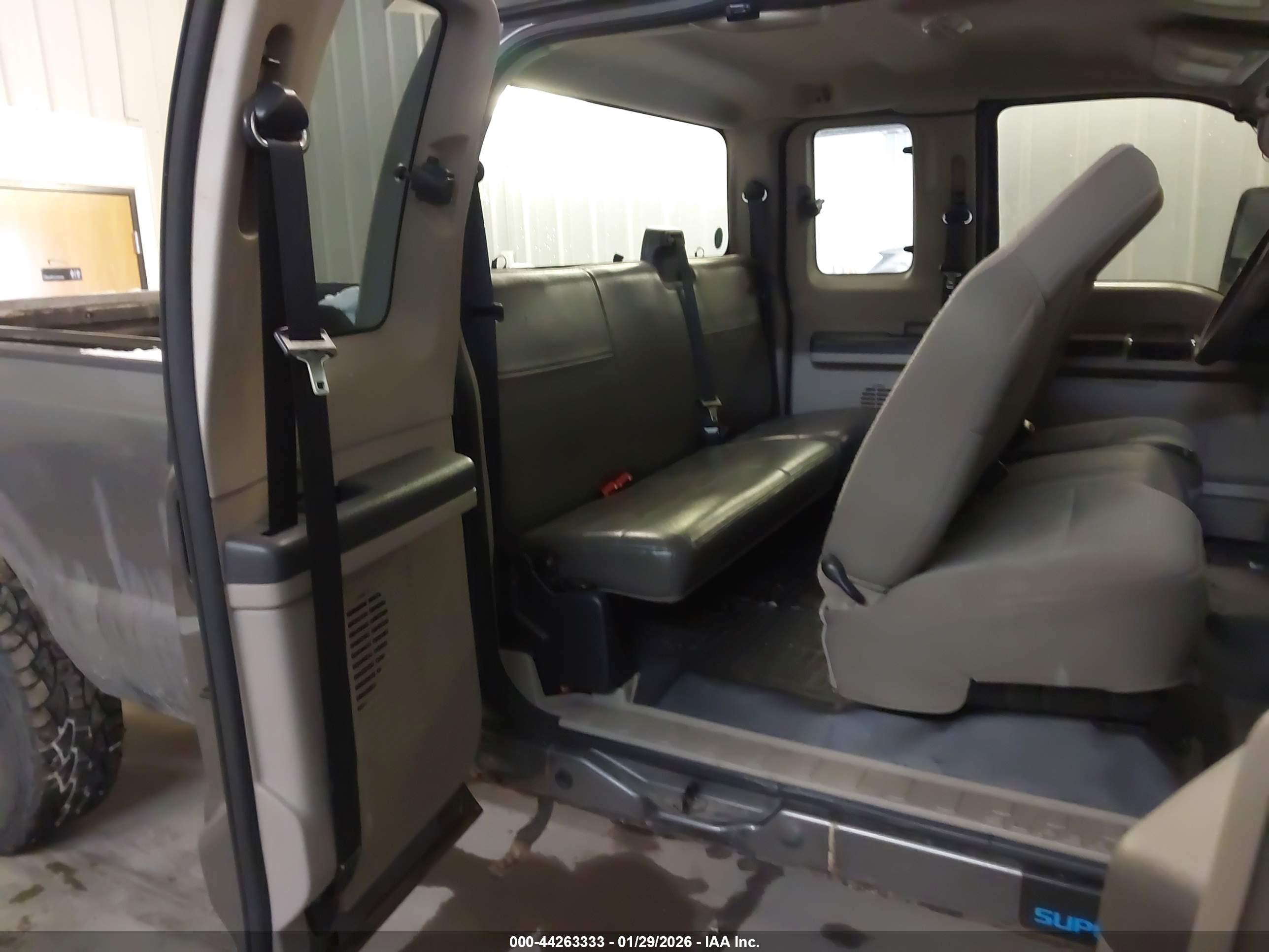 FORD F-250 image 8