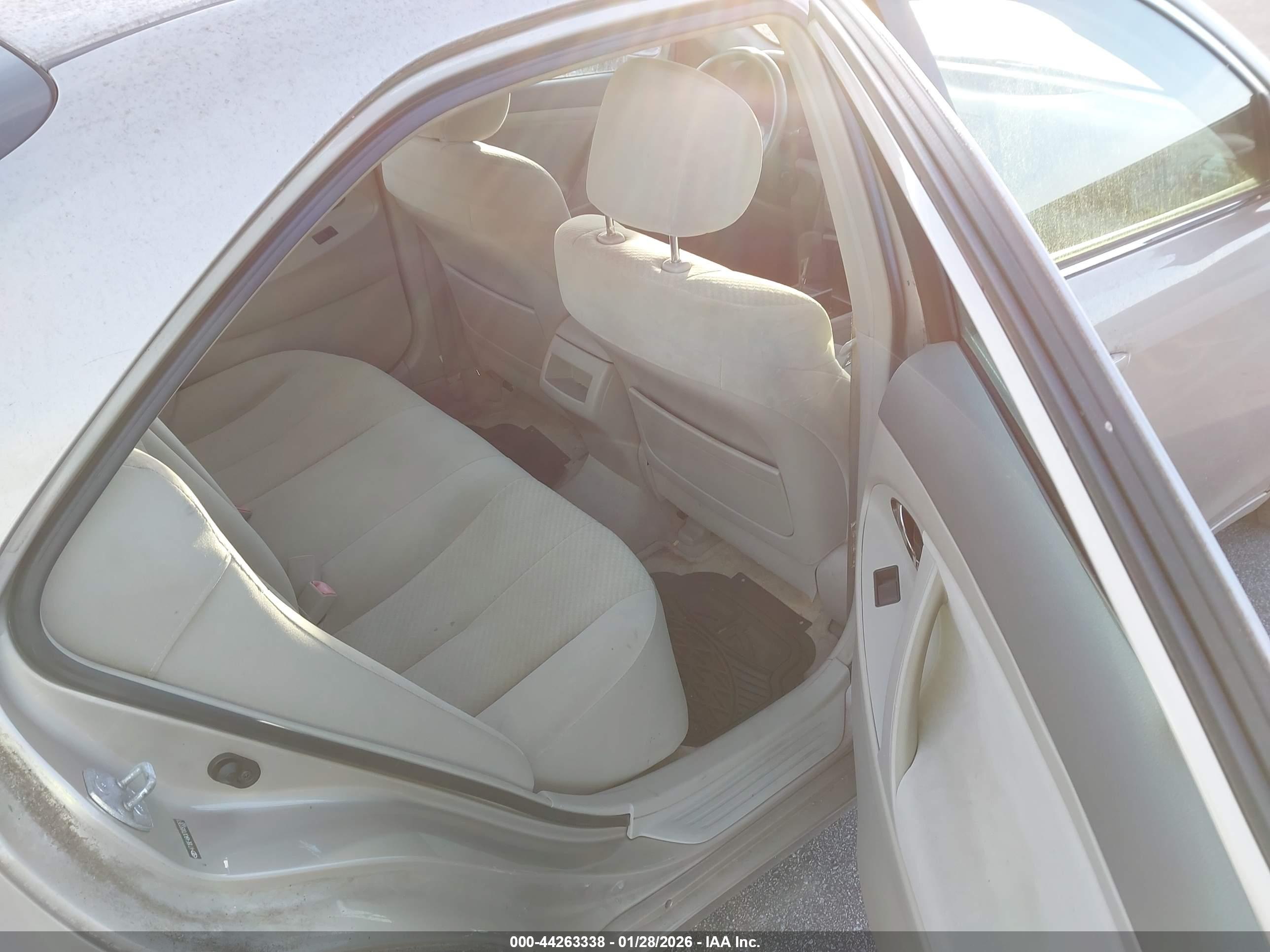 TOYOTA CAMRY image 8