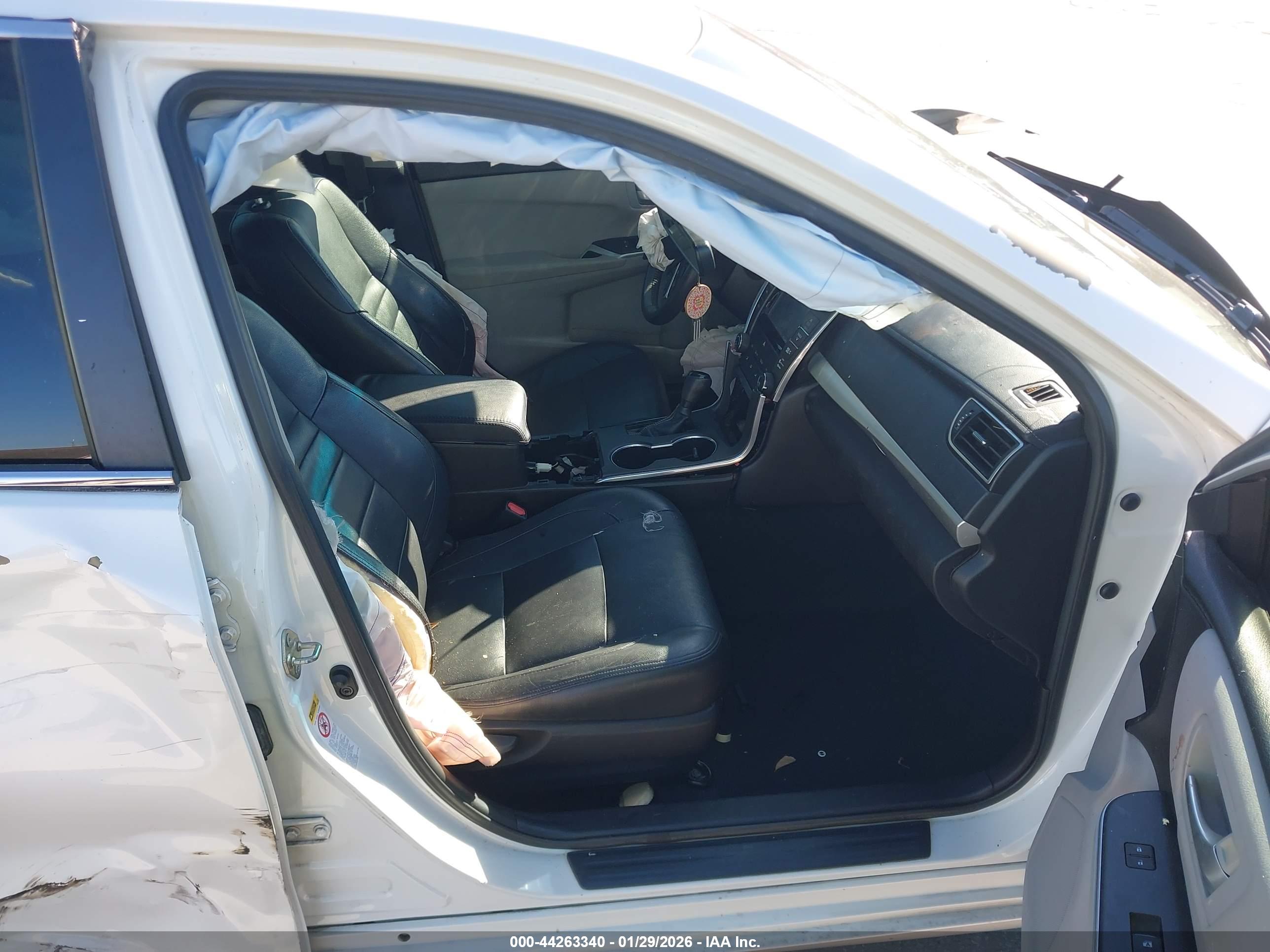 TOYOTA CAMRY image 5