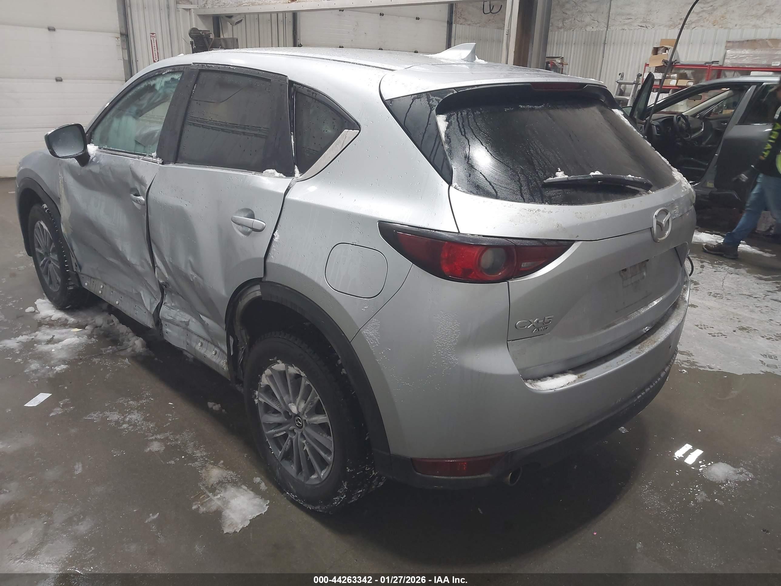 MAZDA CX-5 image 3