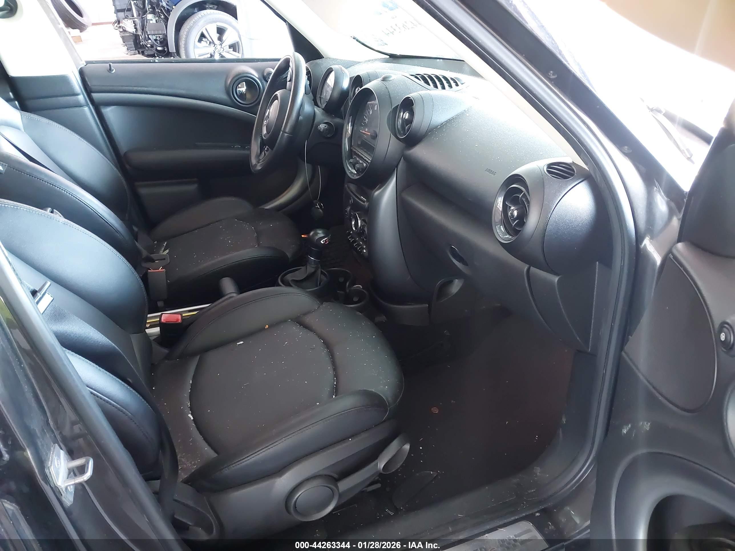 MINI COUNTRYMAN image 5