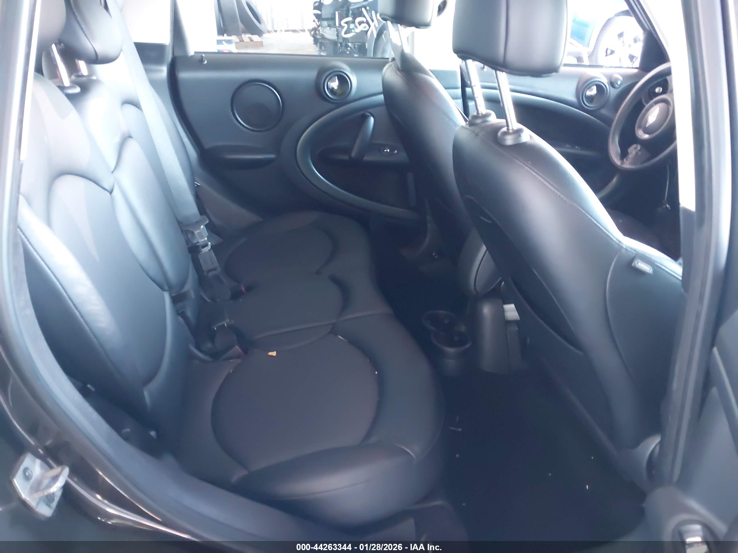 MINI COUNTRYMAN image 8