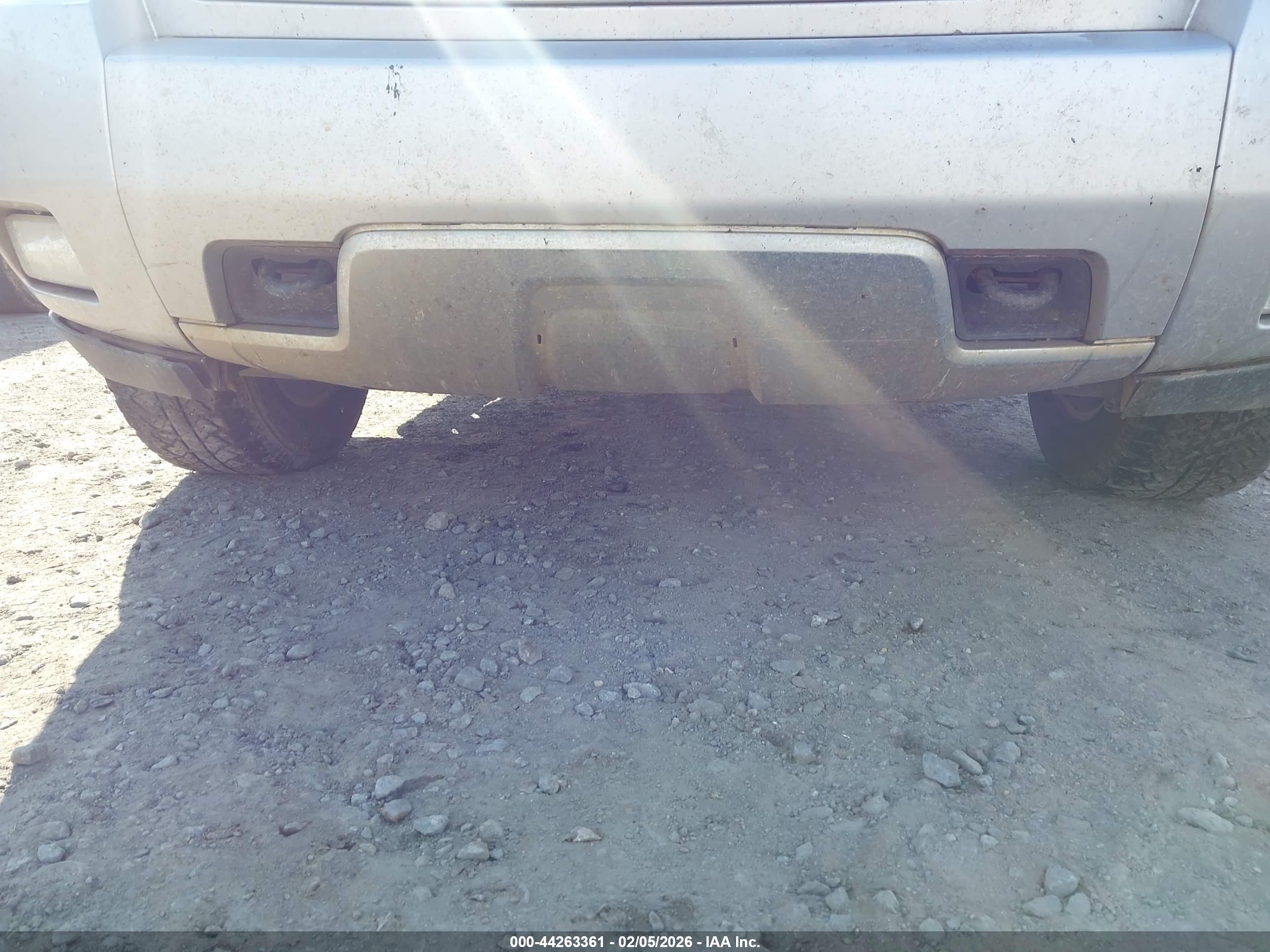 CHEVROLET SUBURBAN image 6