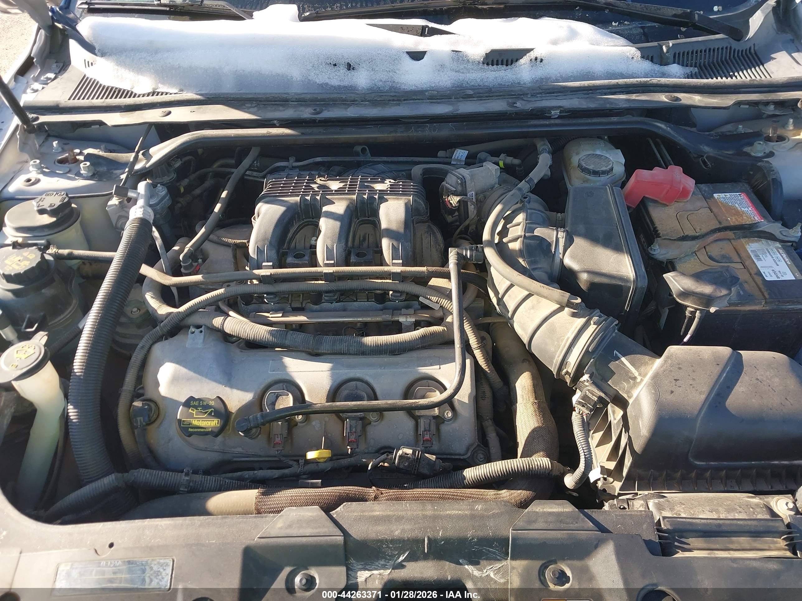 FORD TAURUS image 10