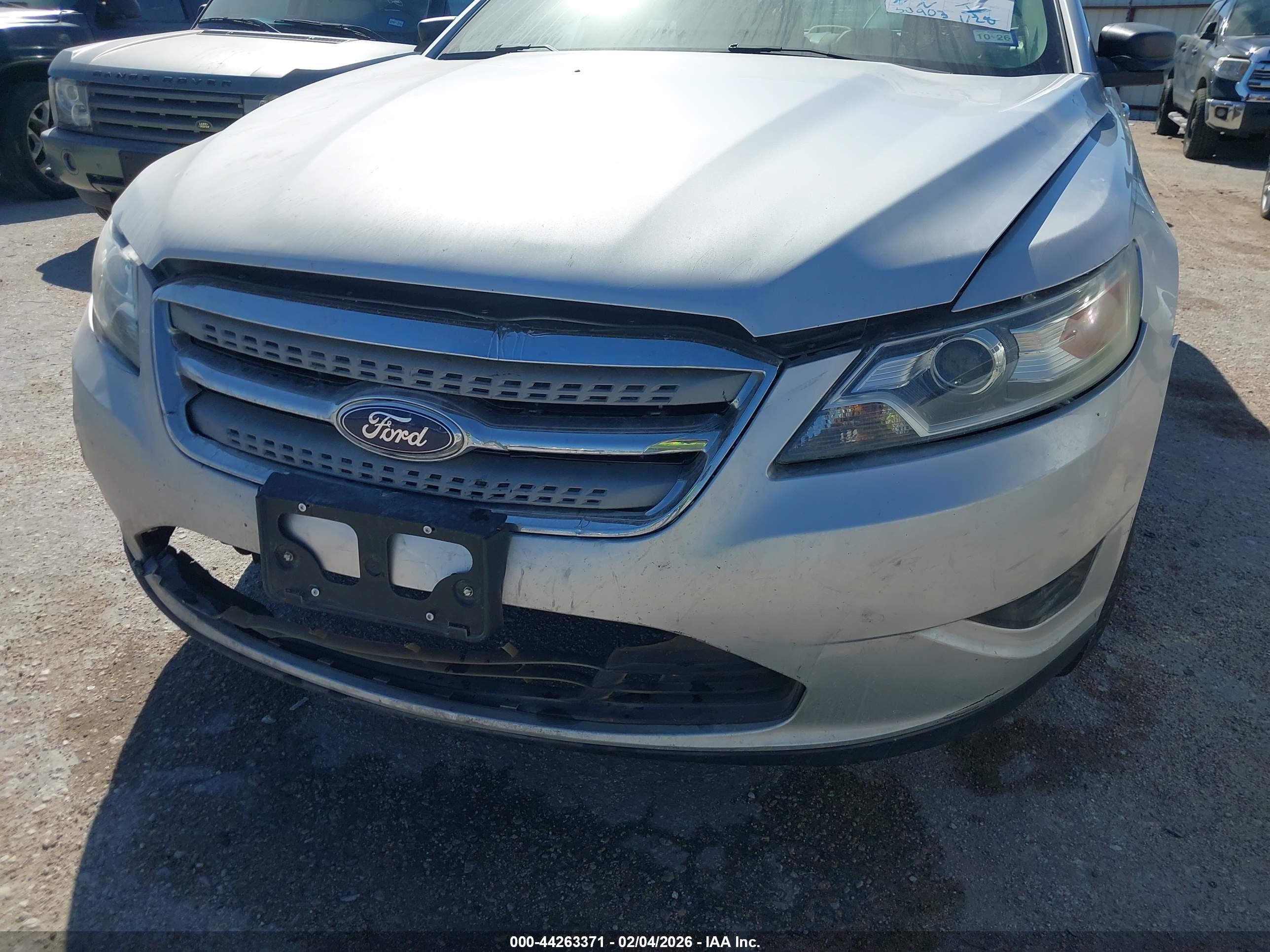 FORD TAURUS image 6