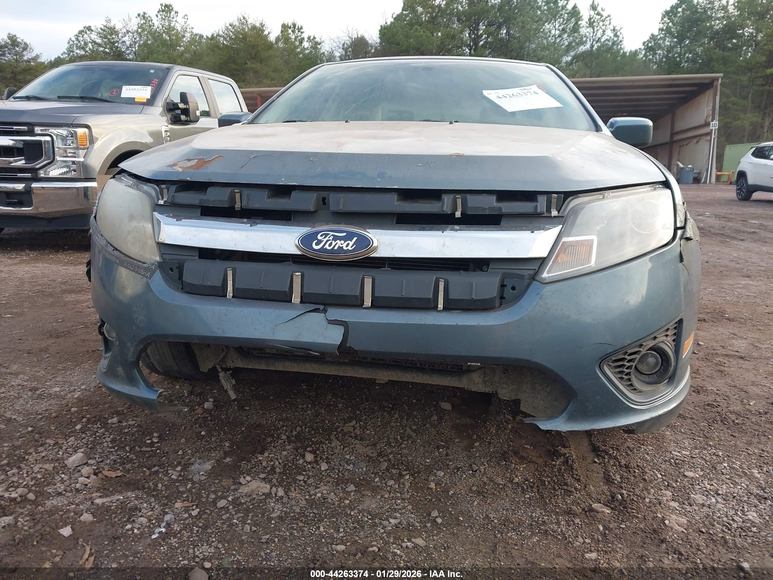 FORD FUSION image 6