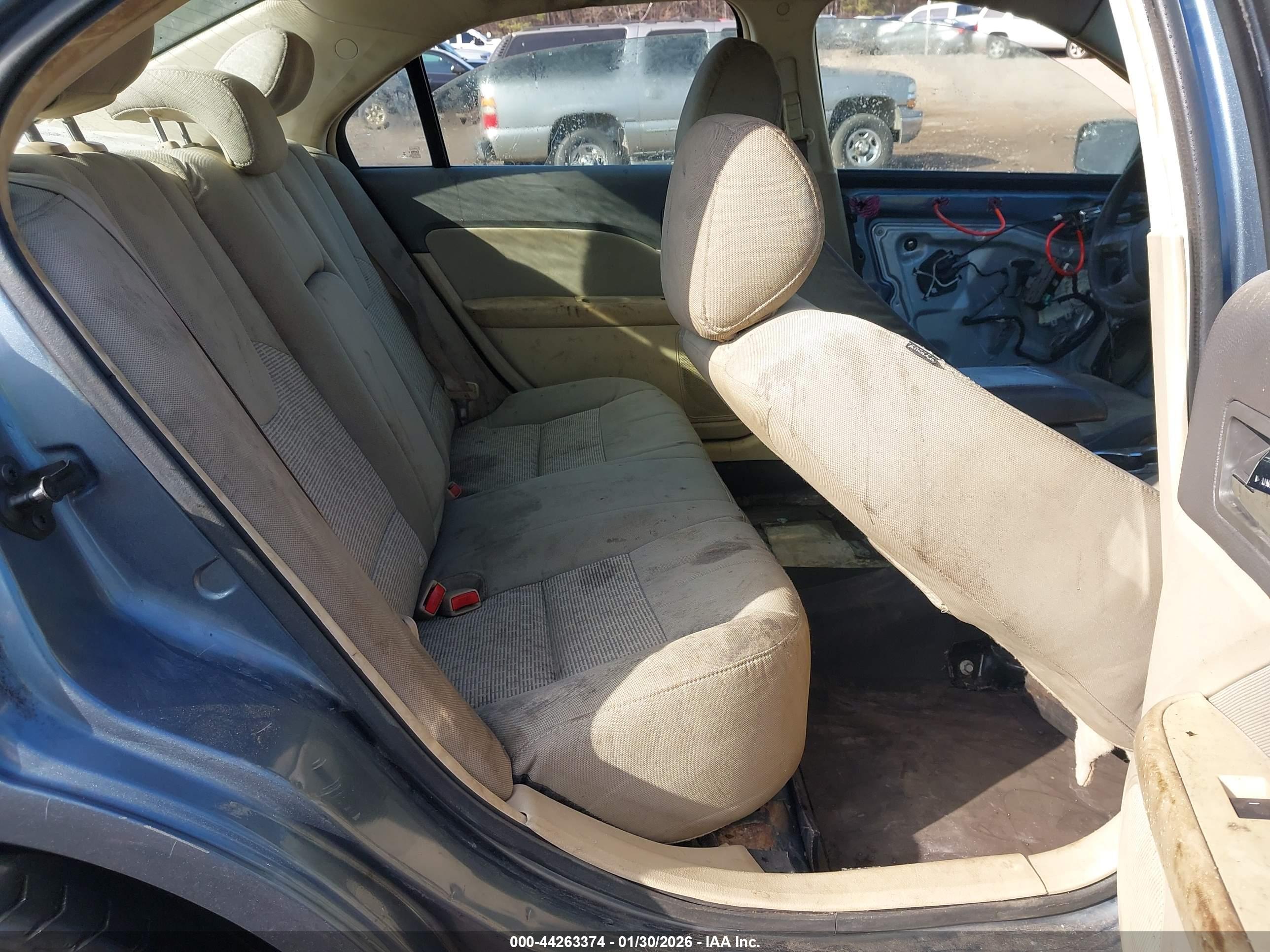 FORD FUSION image 8