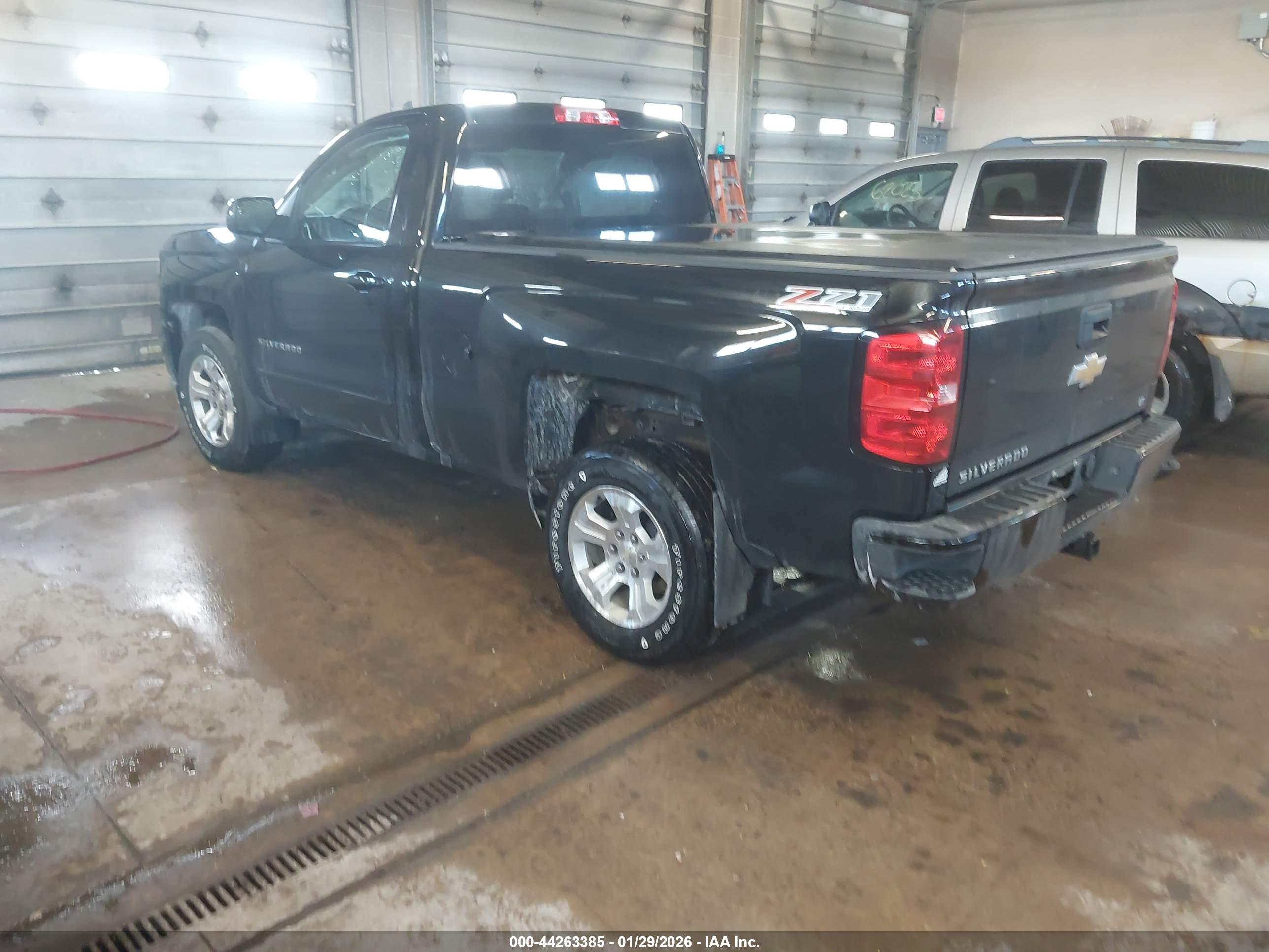 CHEVROLET SILVERADO image 3