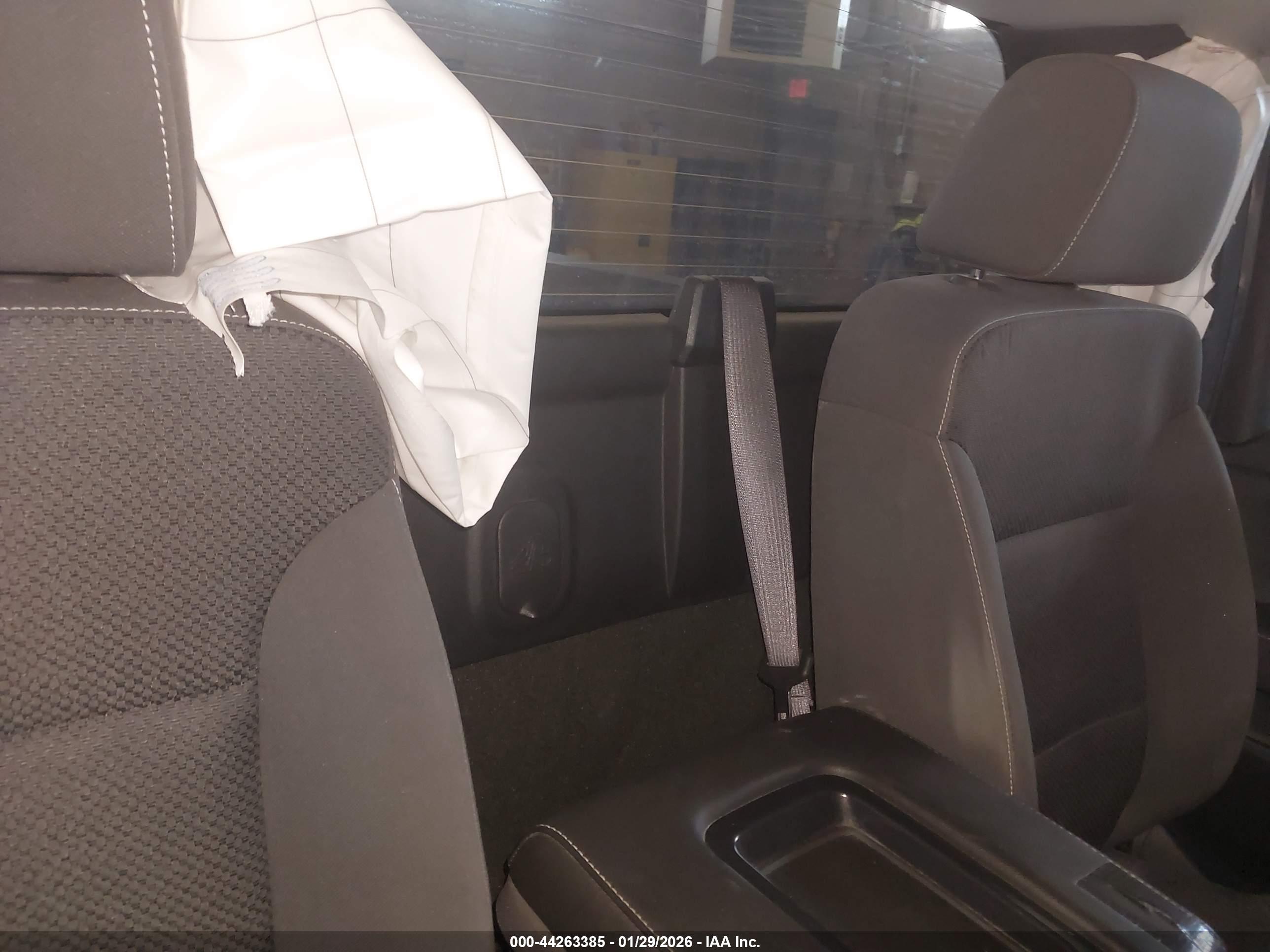 CHEVROLET SILVERADO image 8