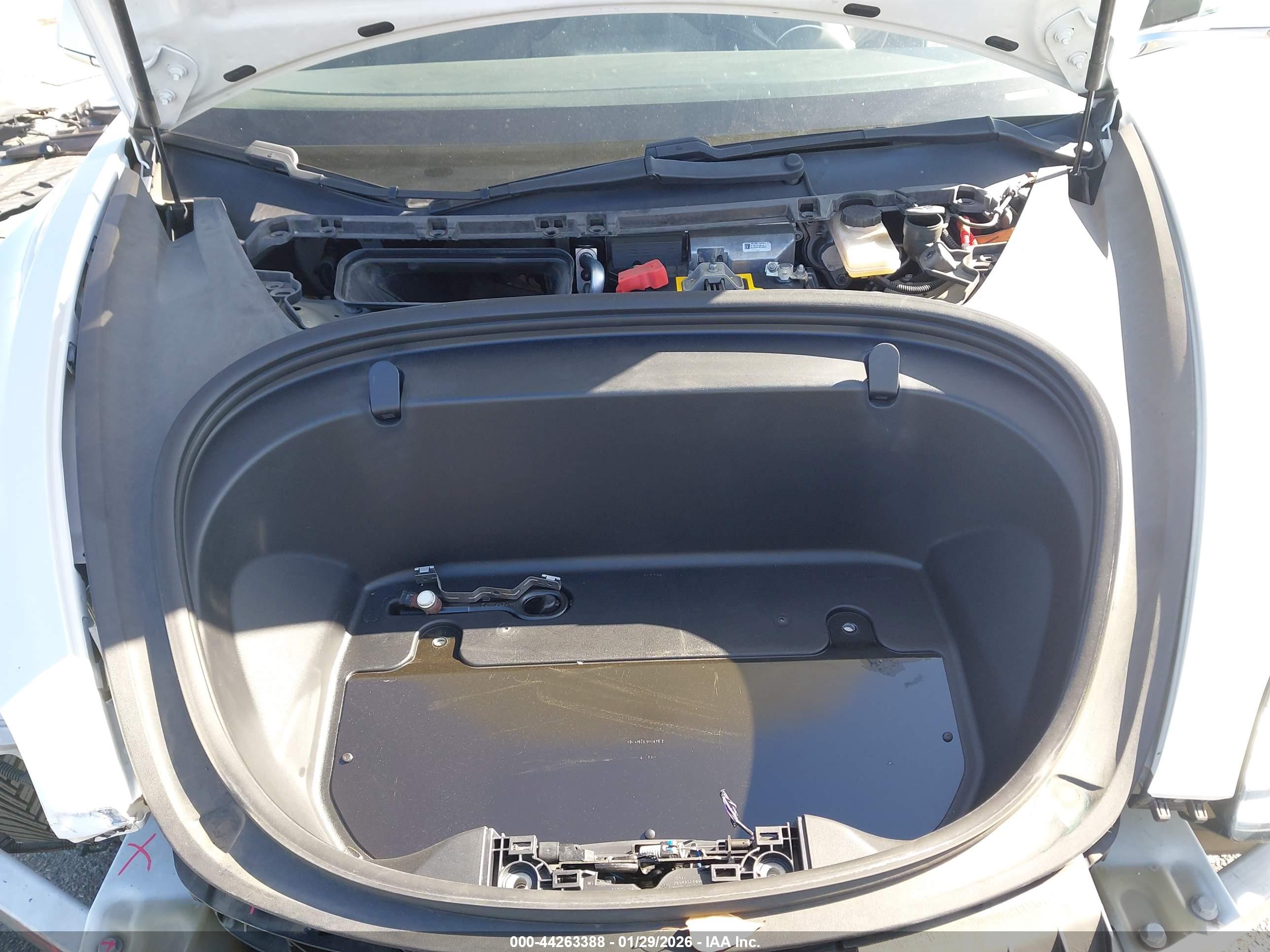 TESLA MODEL image 10