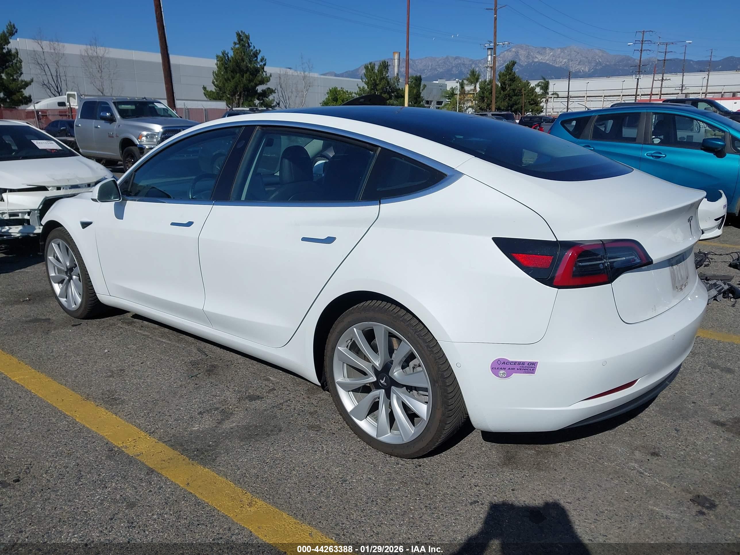 TESLA MODEL image 3
