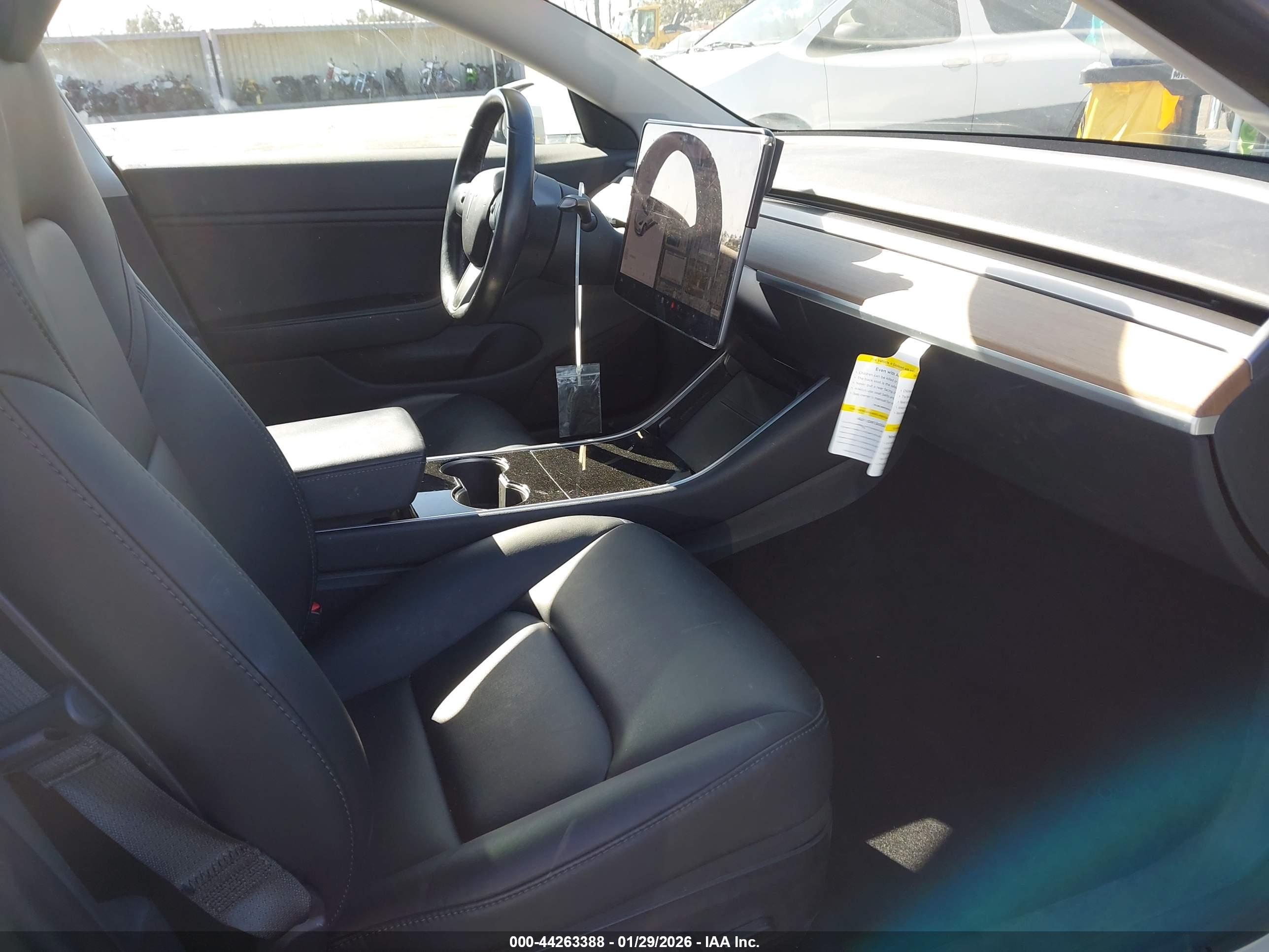 TESLA MODEL image 5